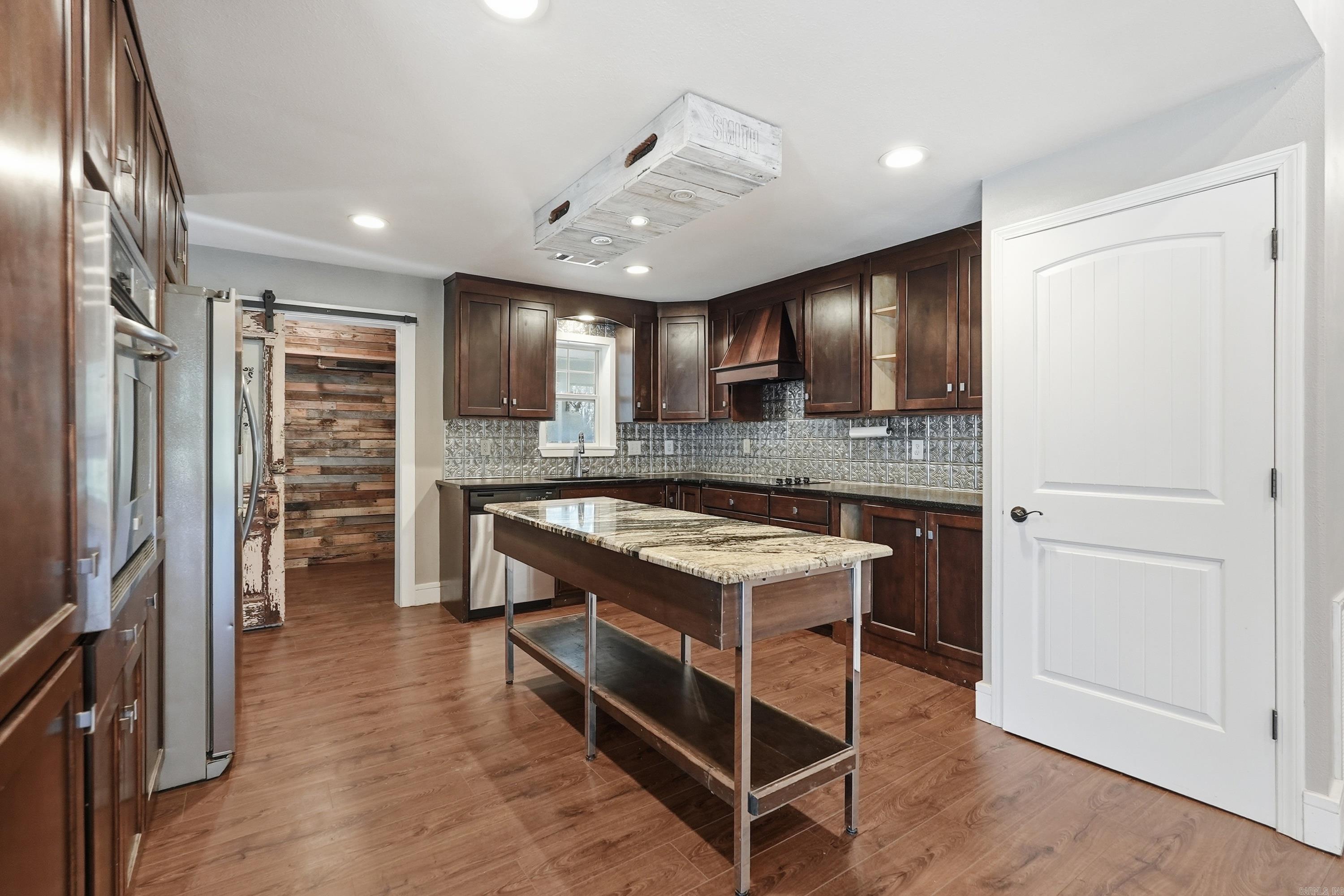 1224 Twin Coves Circle  Greers Ferry, AR