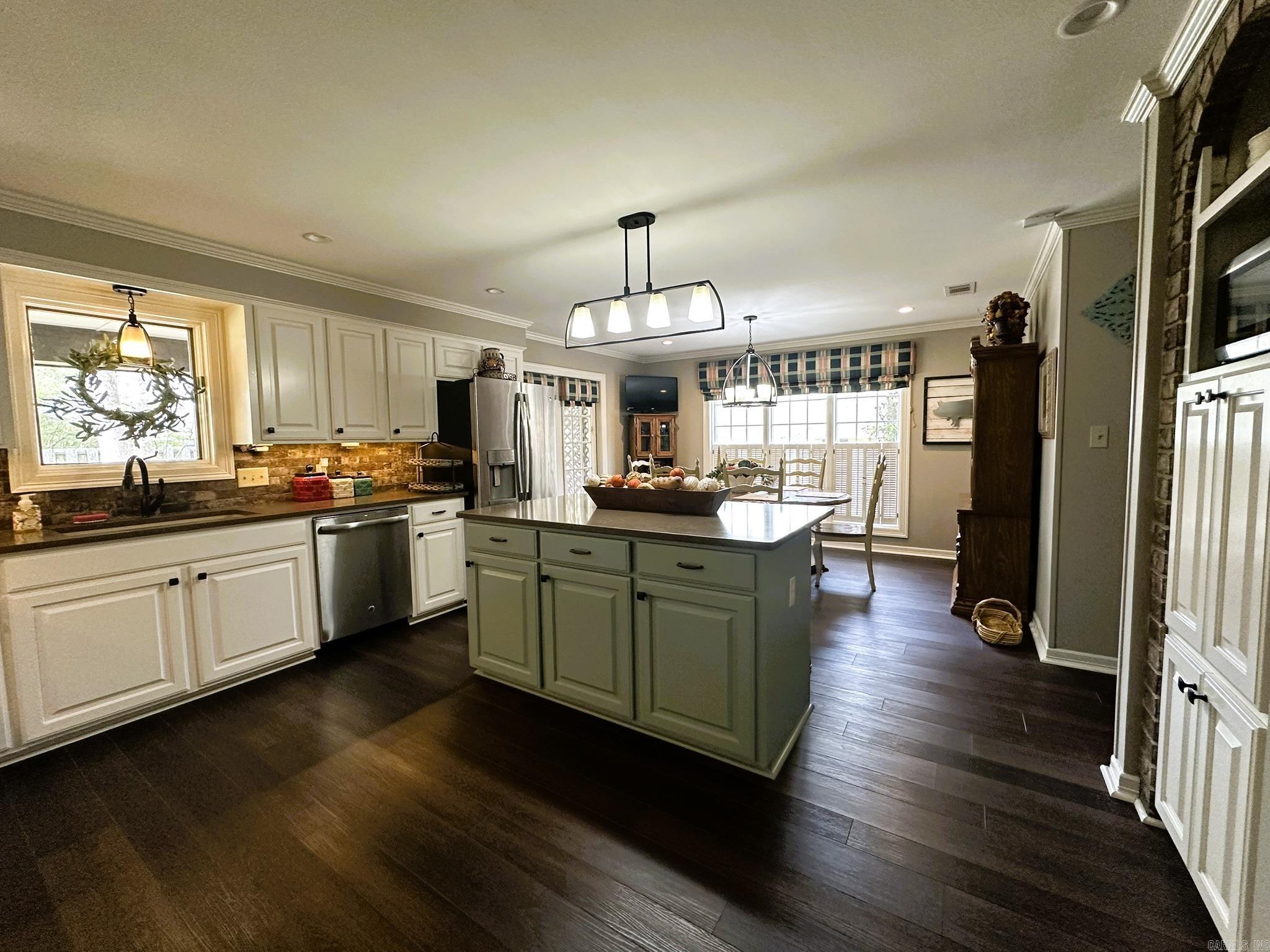 103 Brentwood Cir  Crossett, AR