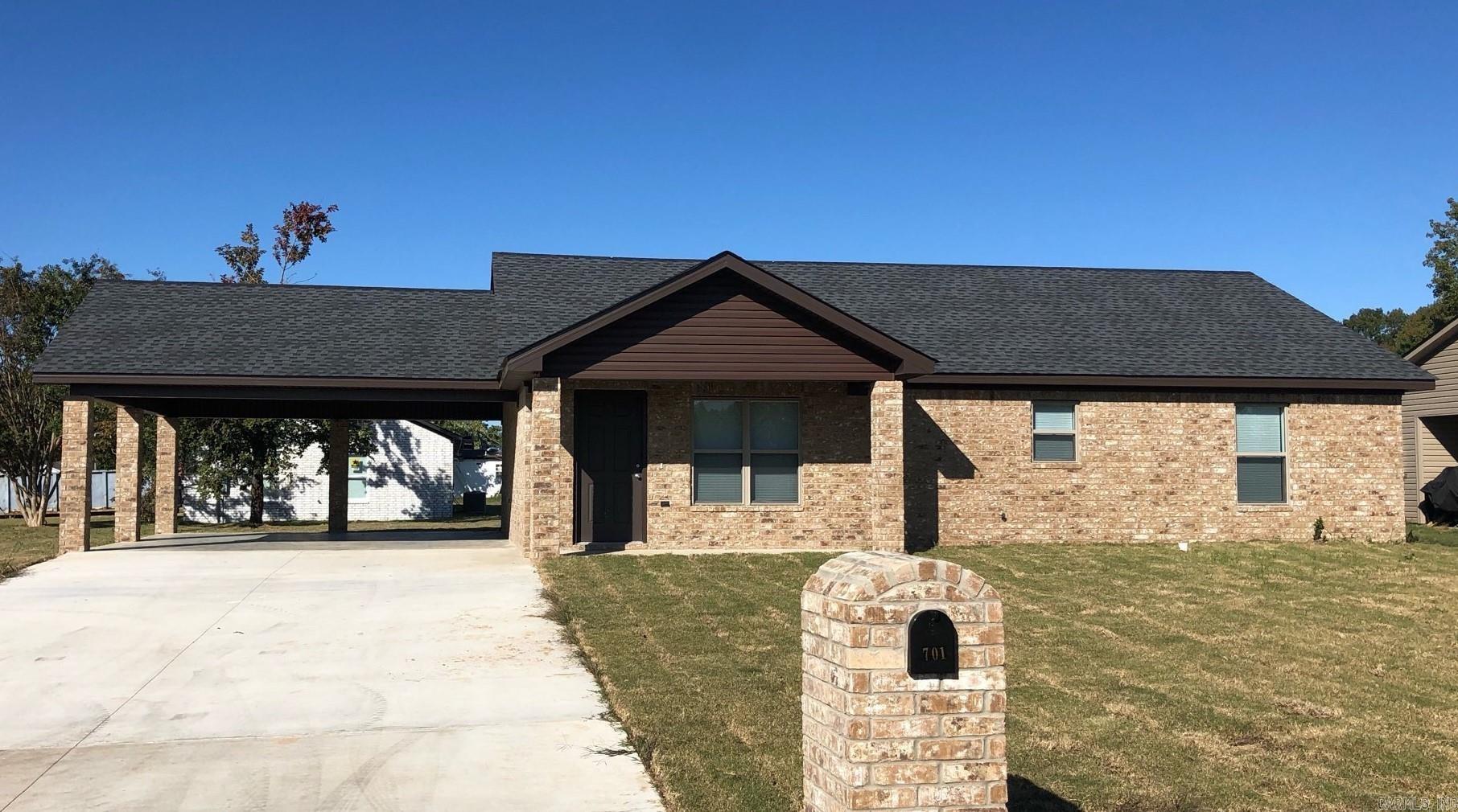 208 Lake  Jonesboro, AR