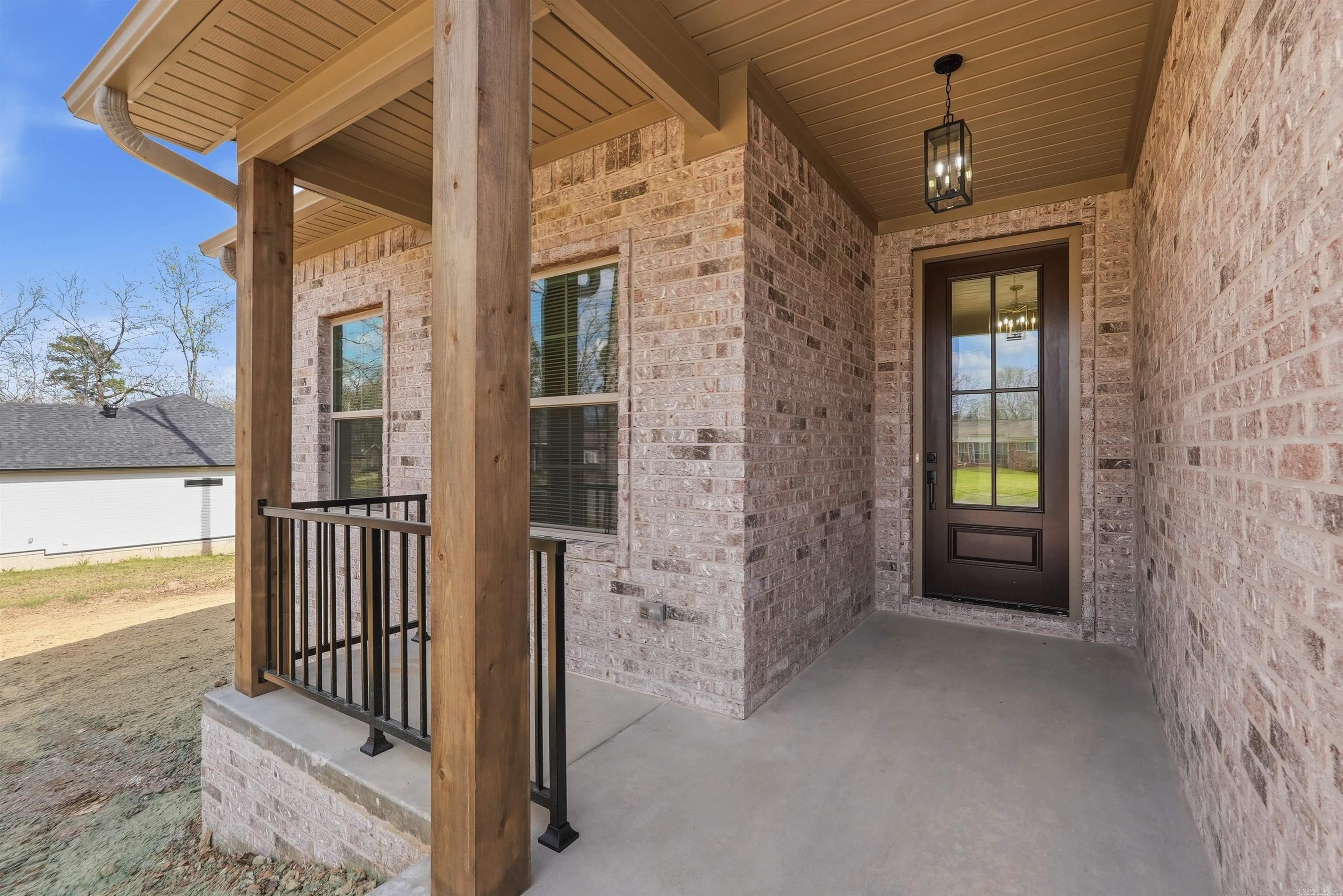 111 Diamondhead  Hot Springs, AR