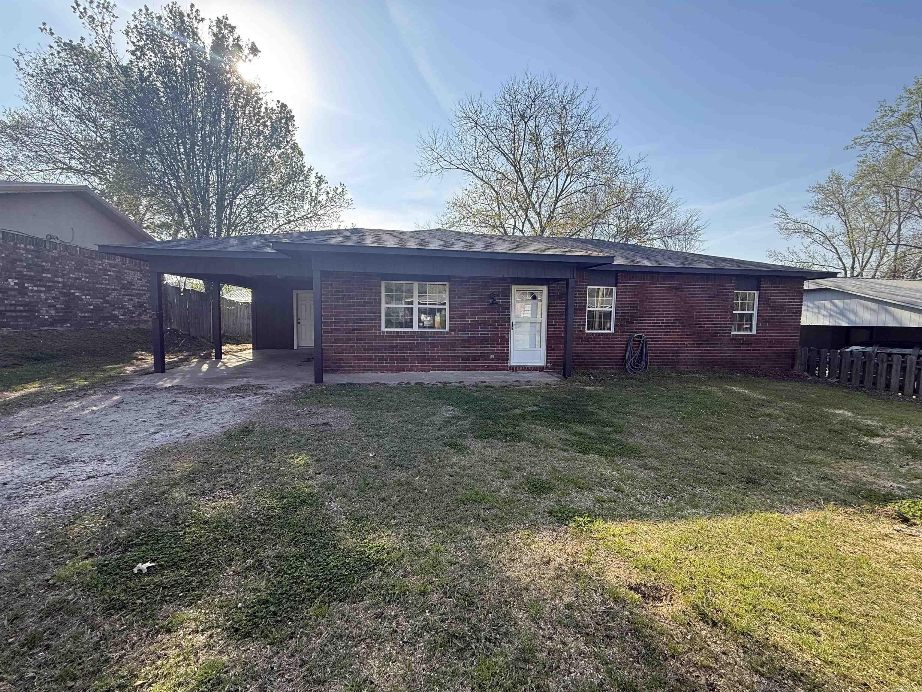 214 S 30Th St  Ozark, AR