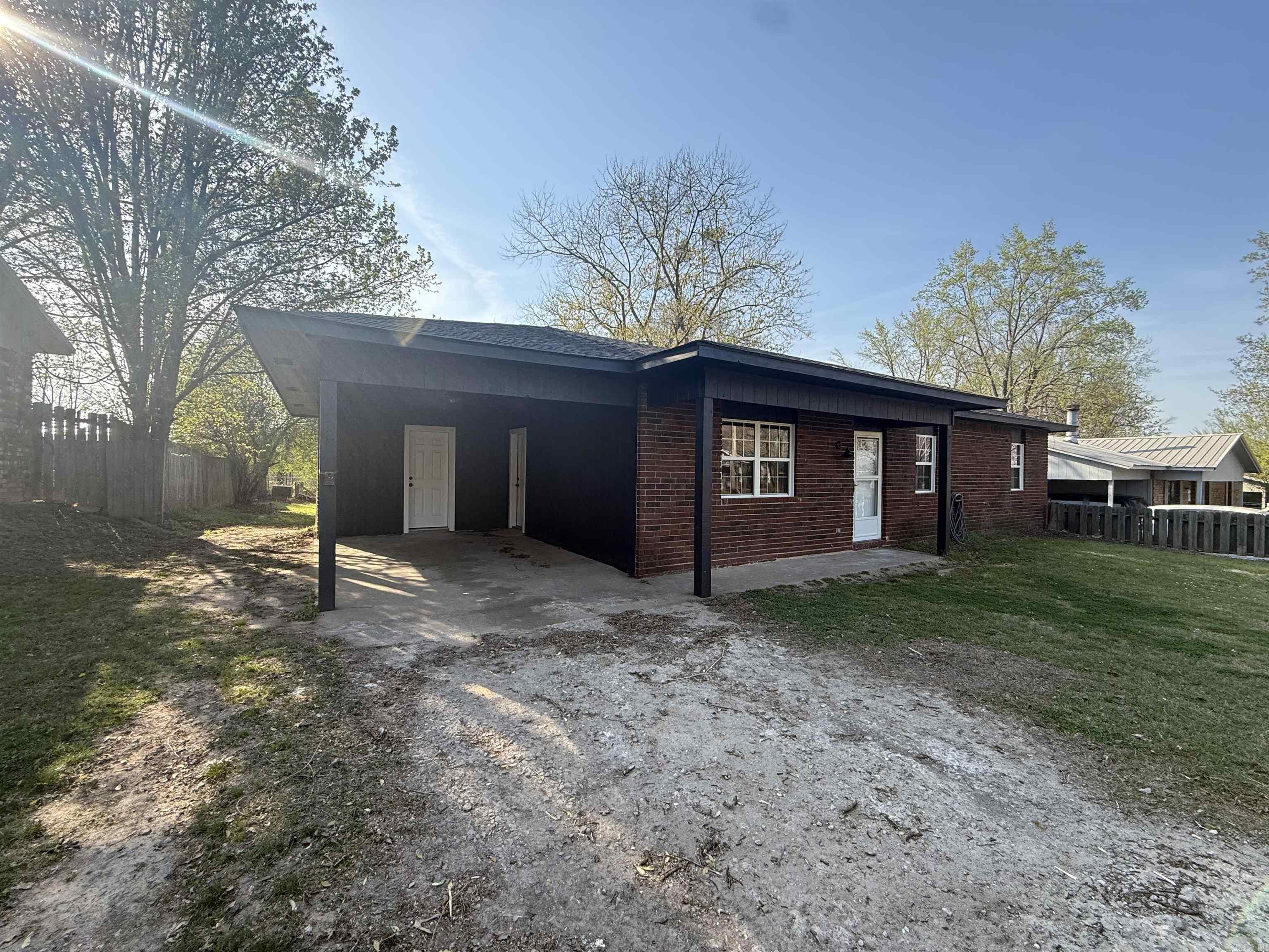 214 S 30Th St  Ozark, AR