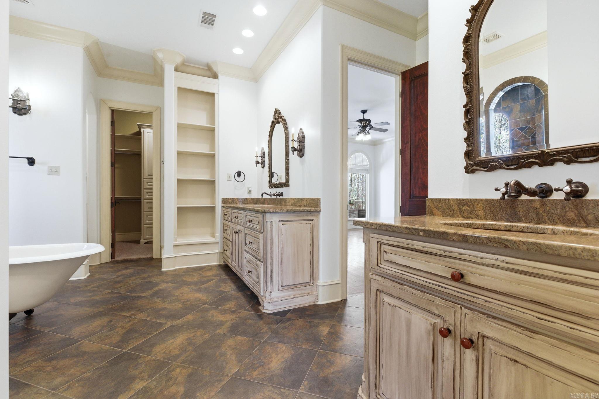 31 Cravache  Little Rock, AR