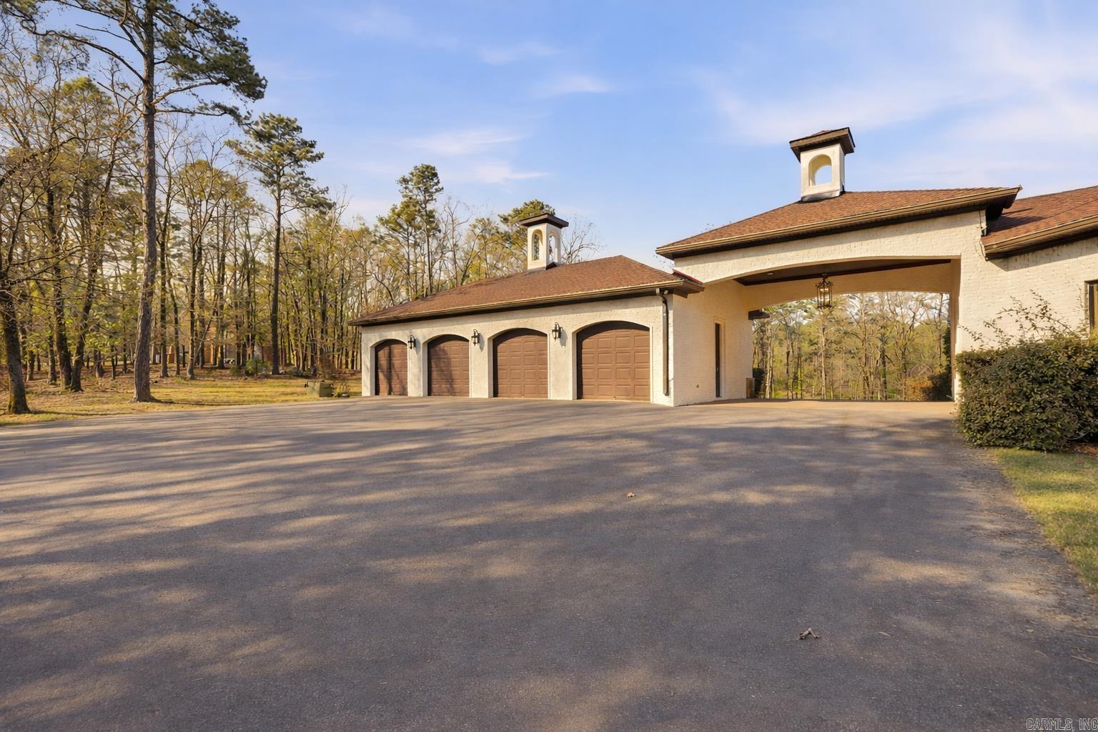 31 Cravache  Little Rock, AR