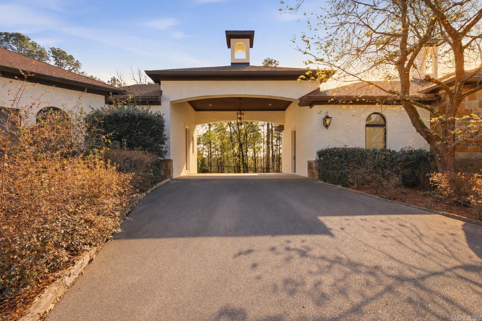 31 Cravache  Little Rock, AR