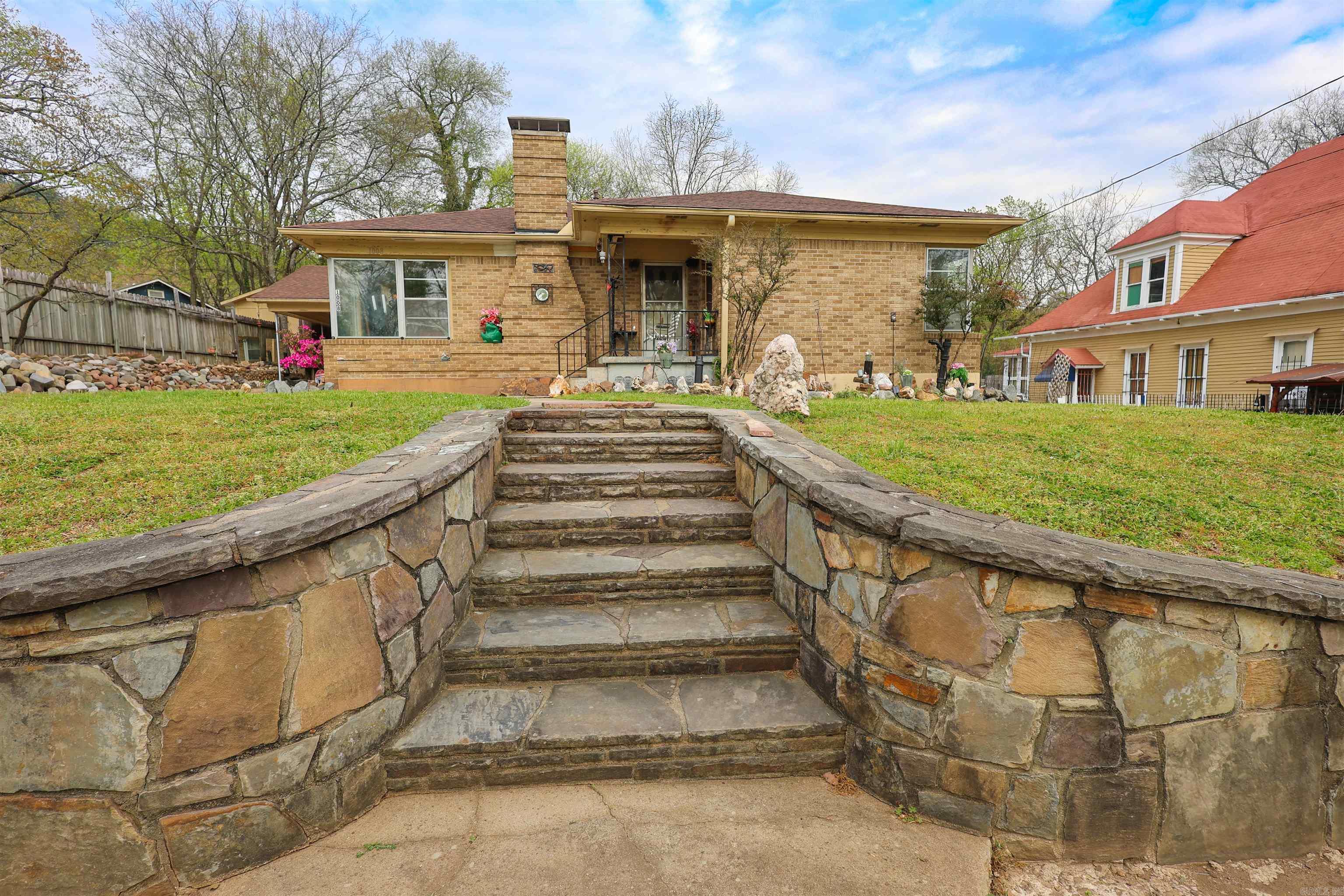 1008 W Grand  Hot Springs, AR