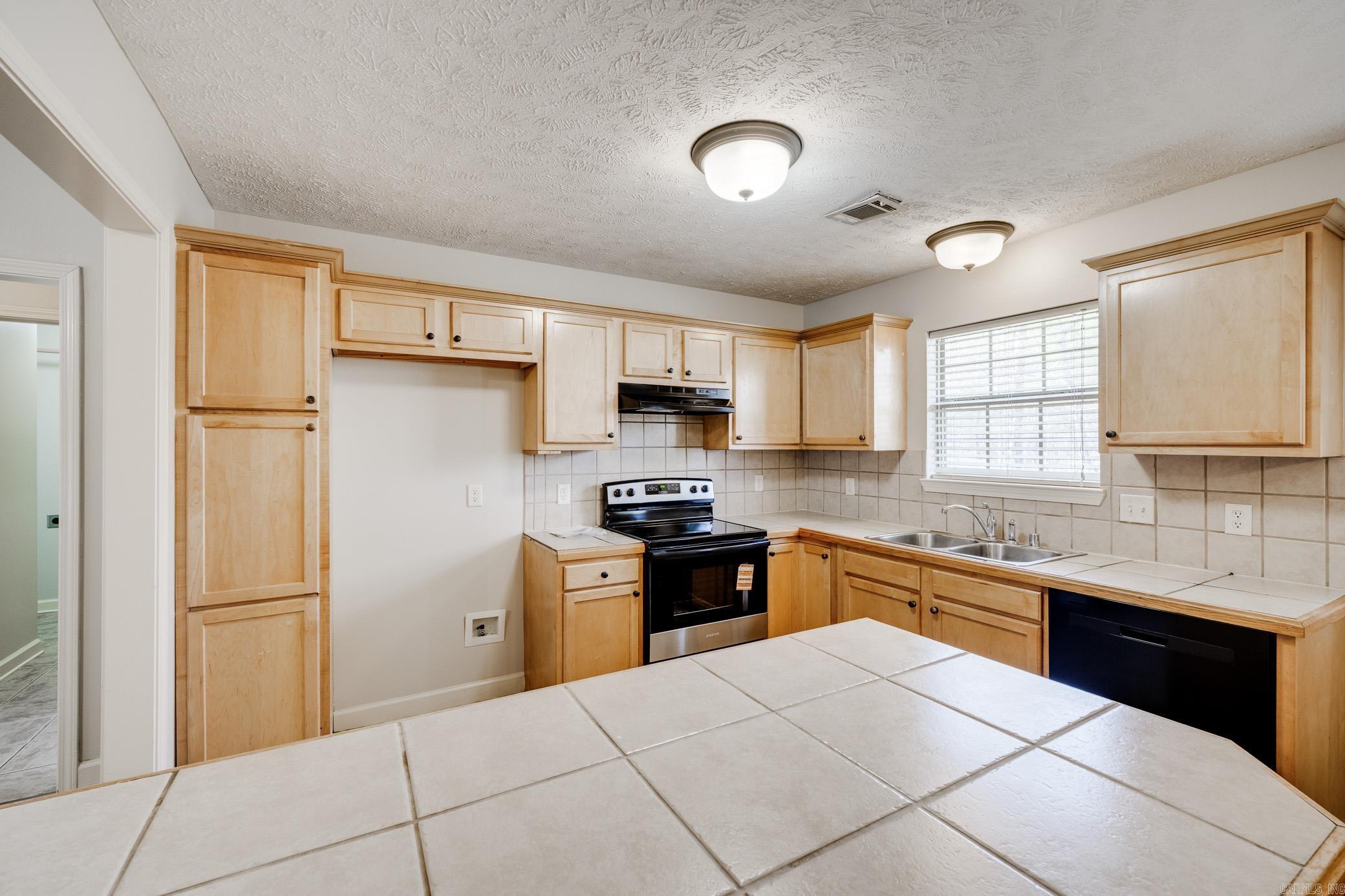 54 Louise  Greenbrier, AR