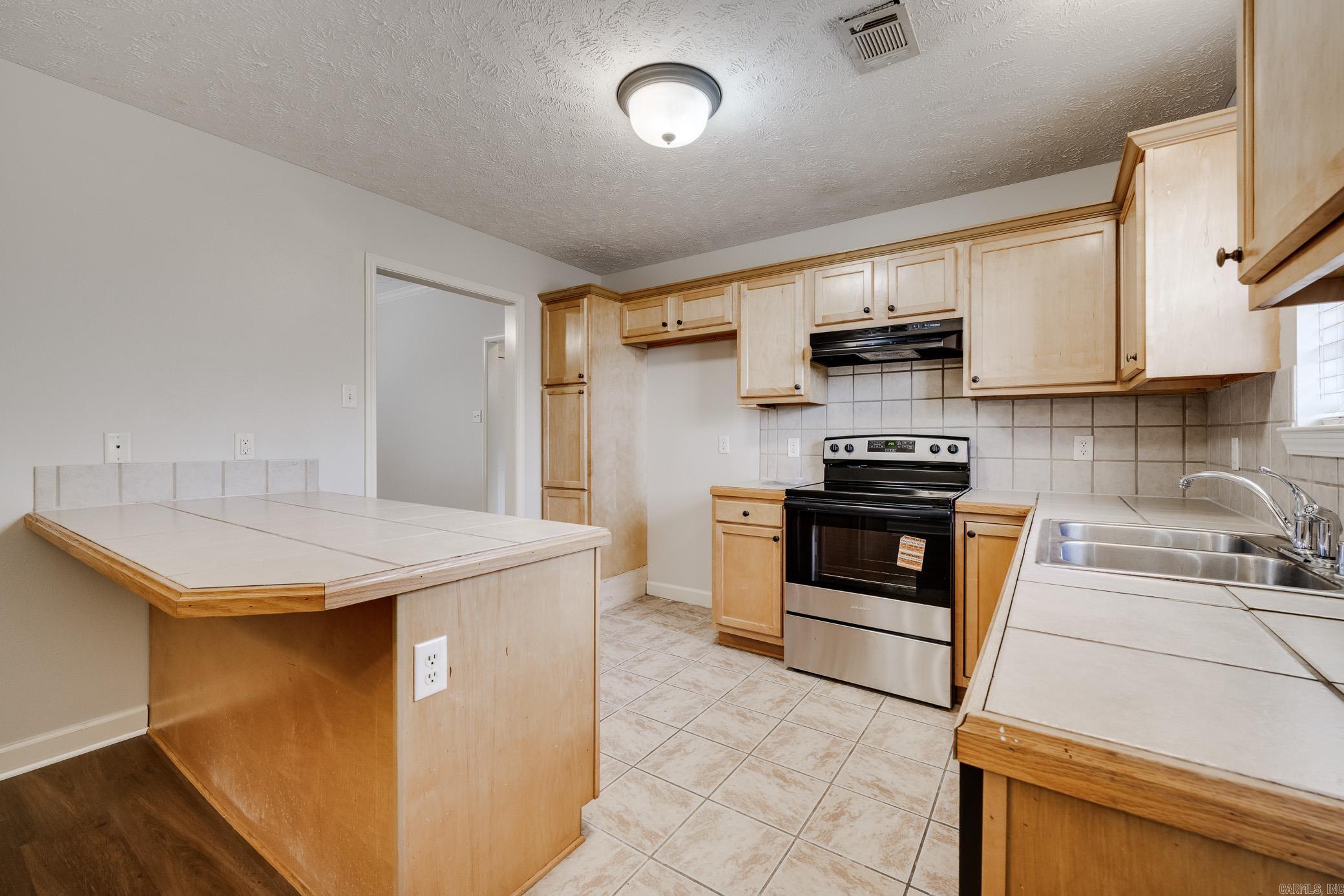 54 Louise  Greenbrier, AR