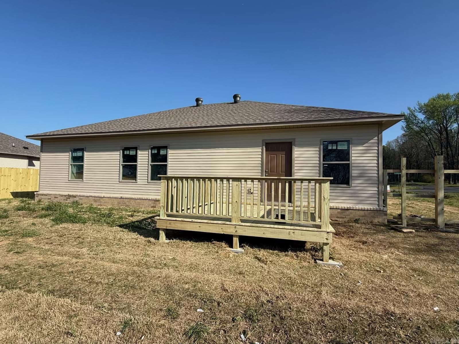 101 LLOYD HENDERSON  Beebe, AR