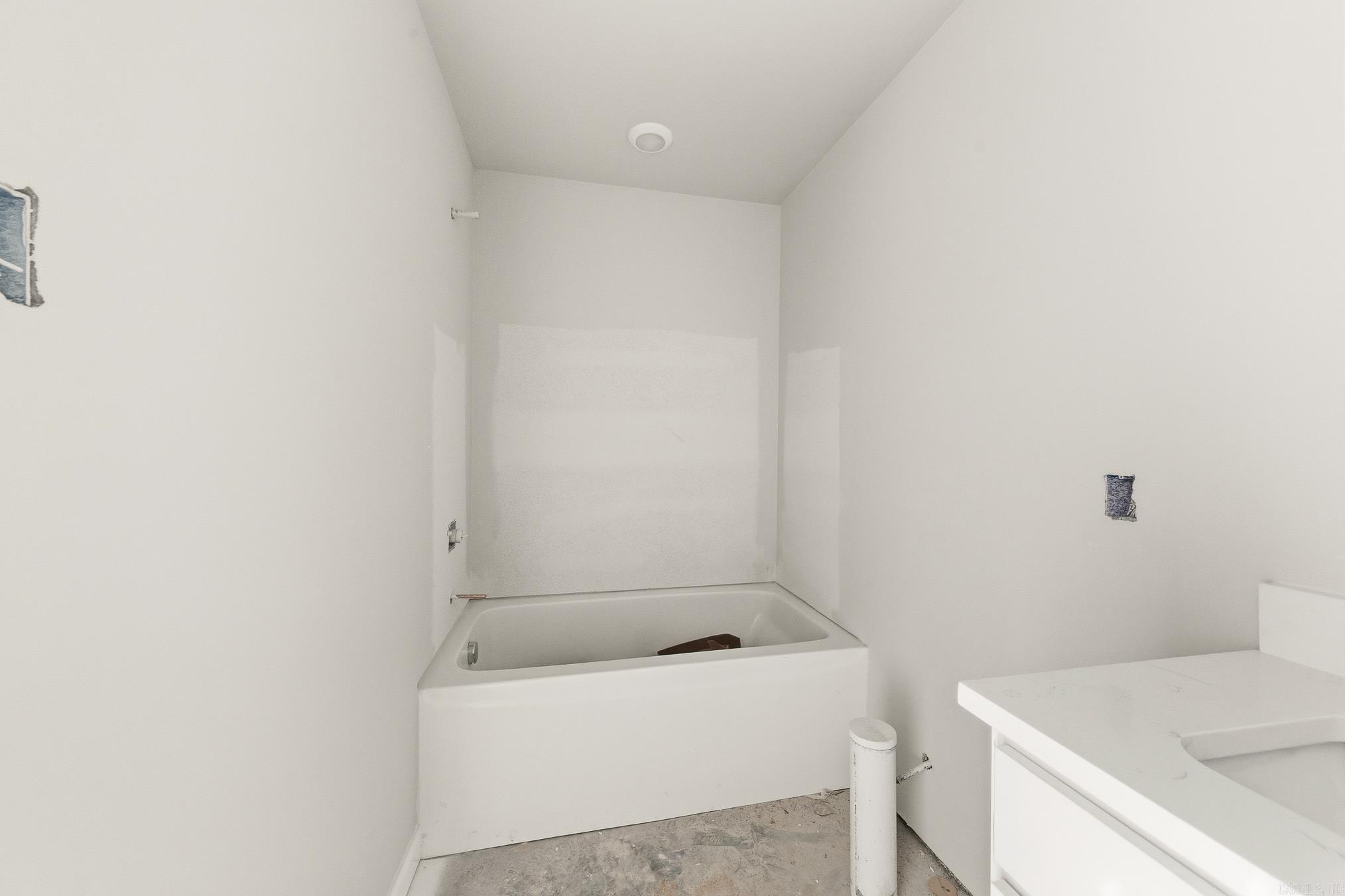 101 LLOYD HENDERSON  Beebe, AR