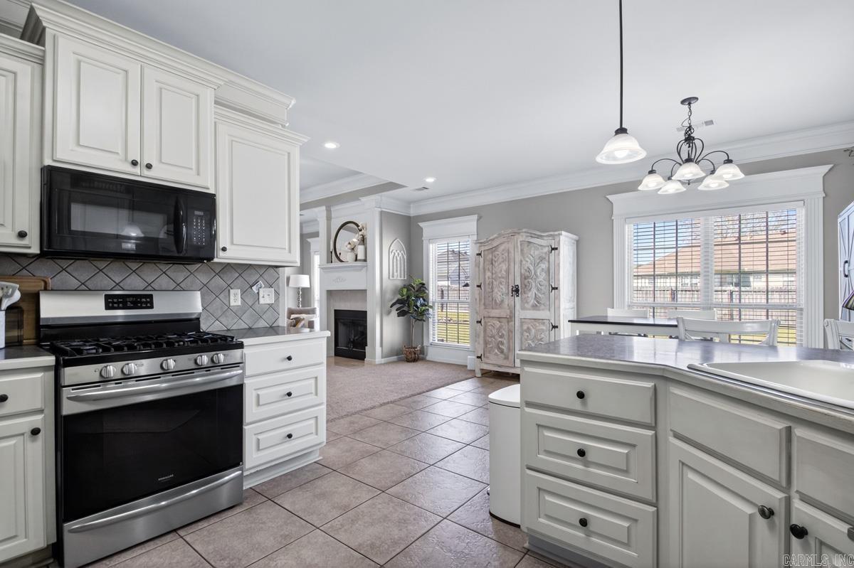 3273 Clover Hill  Benton, AR