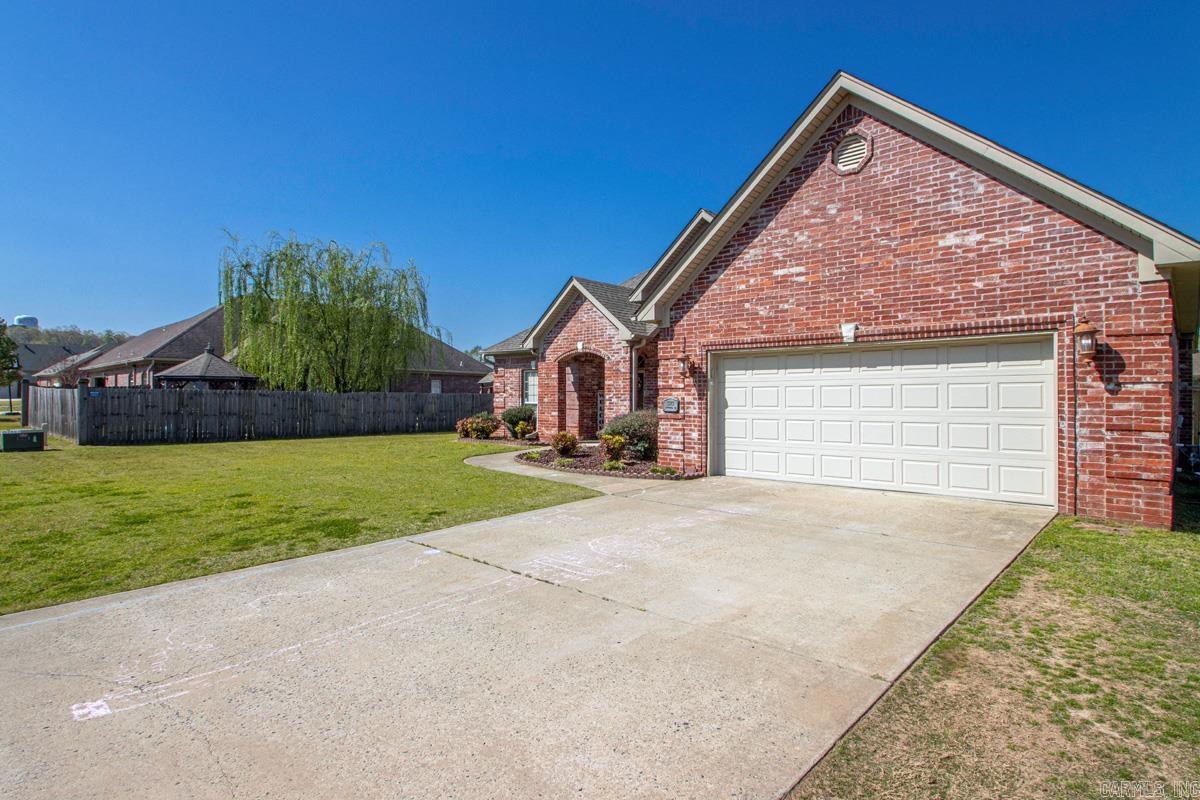 3273 Clover Hill  Benton, AR