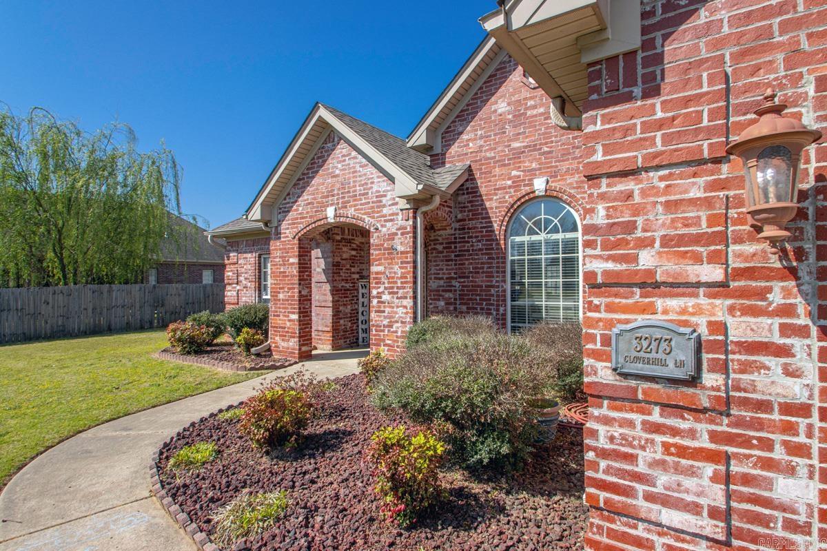 3273 Clover Hill  Benton, AR