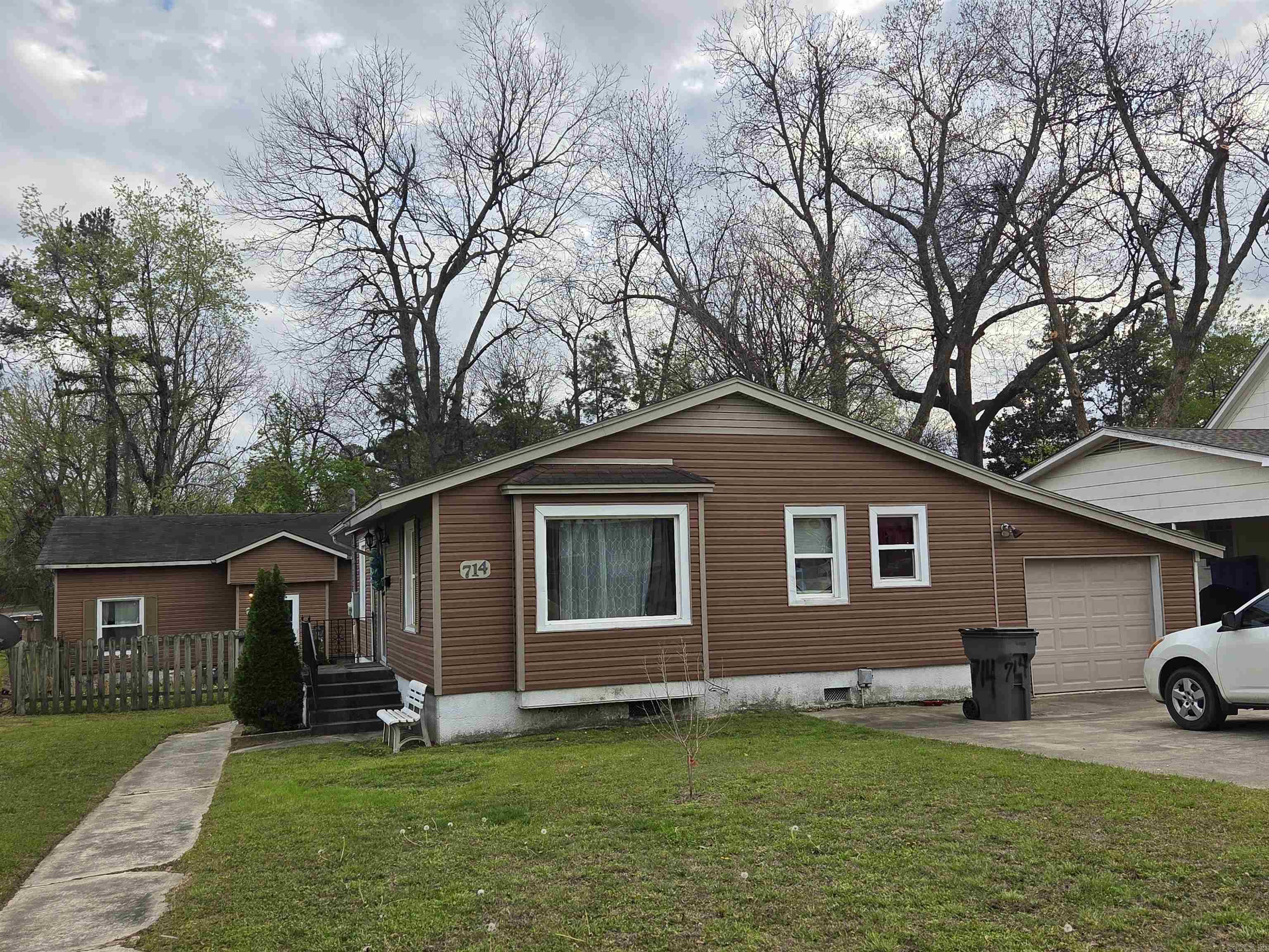 712 & 714 W. Main Street  Paragould, AR