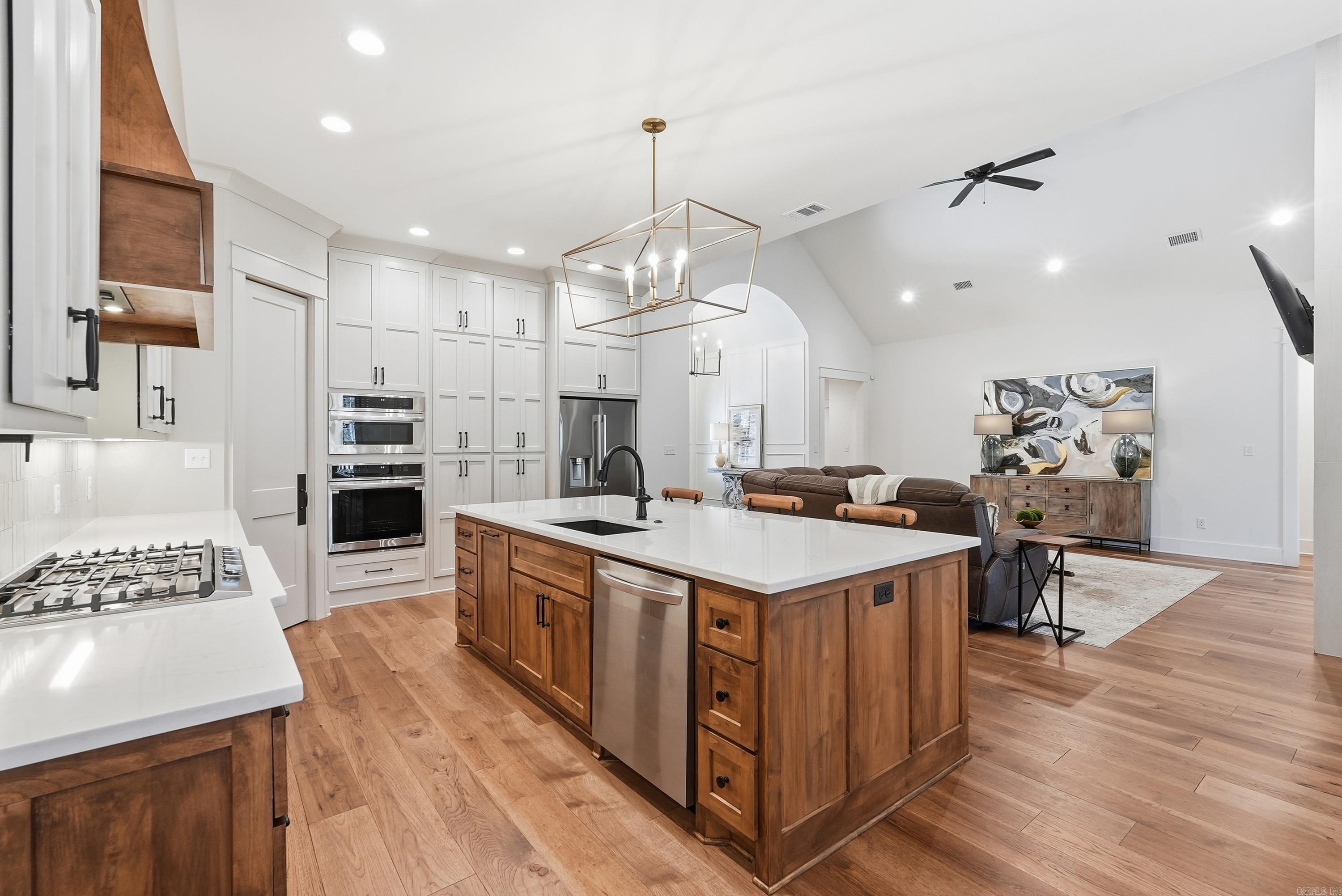 2940 Orchard View  Conway, AR