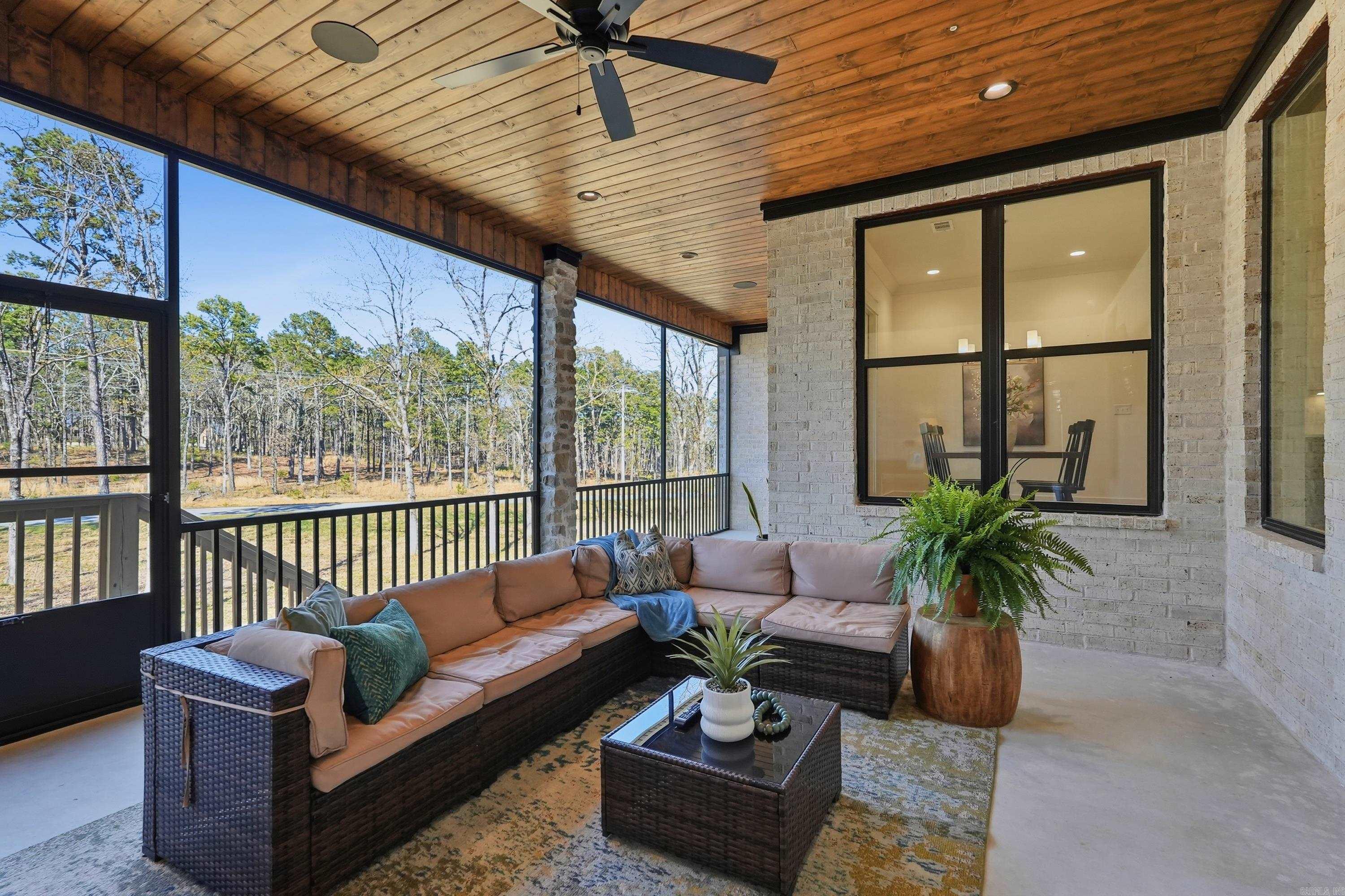 2940 Orchard View  Conway, AR