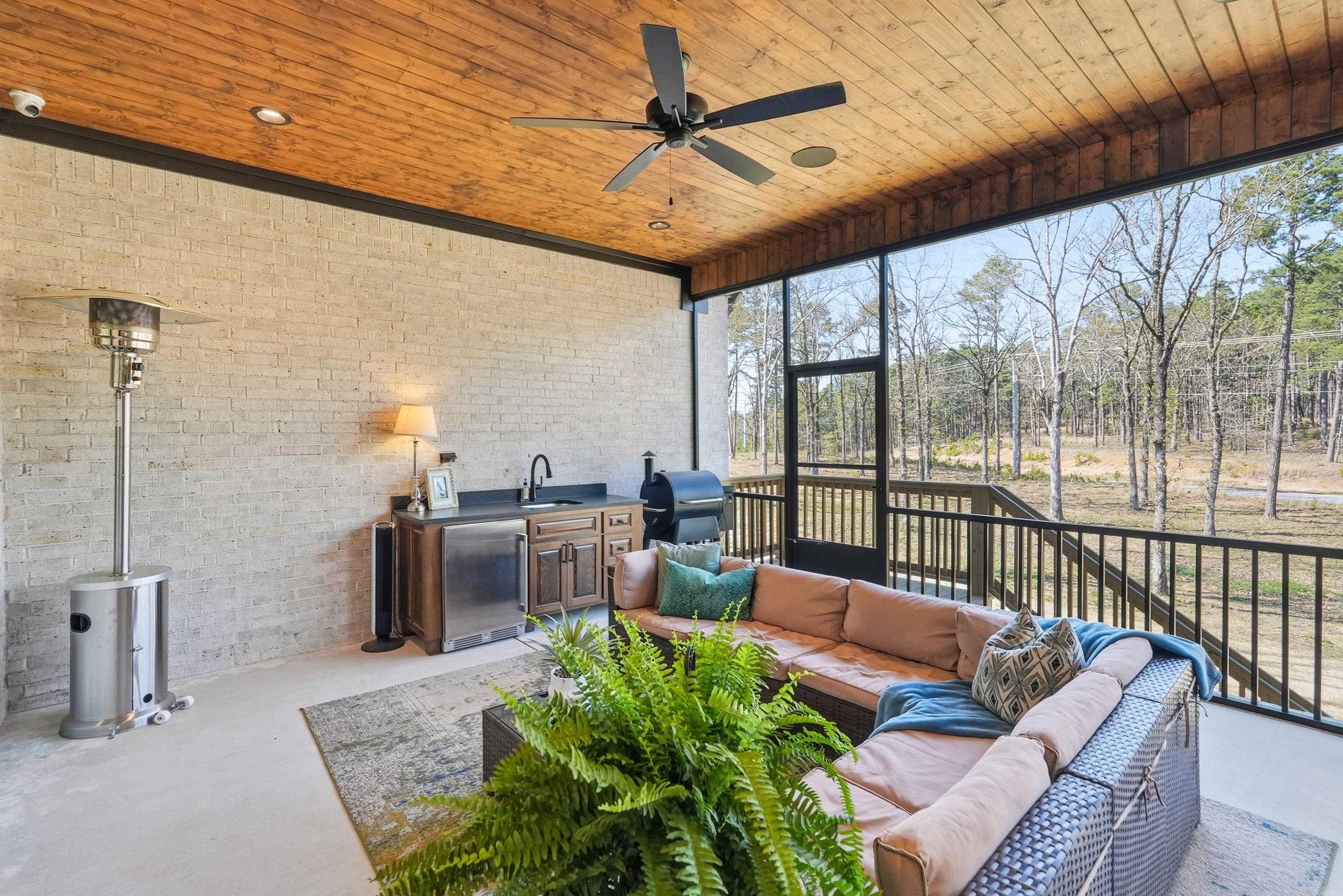 2940 Orchard View  Conway, AR