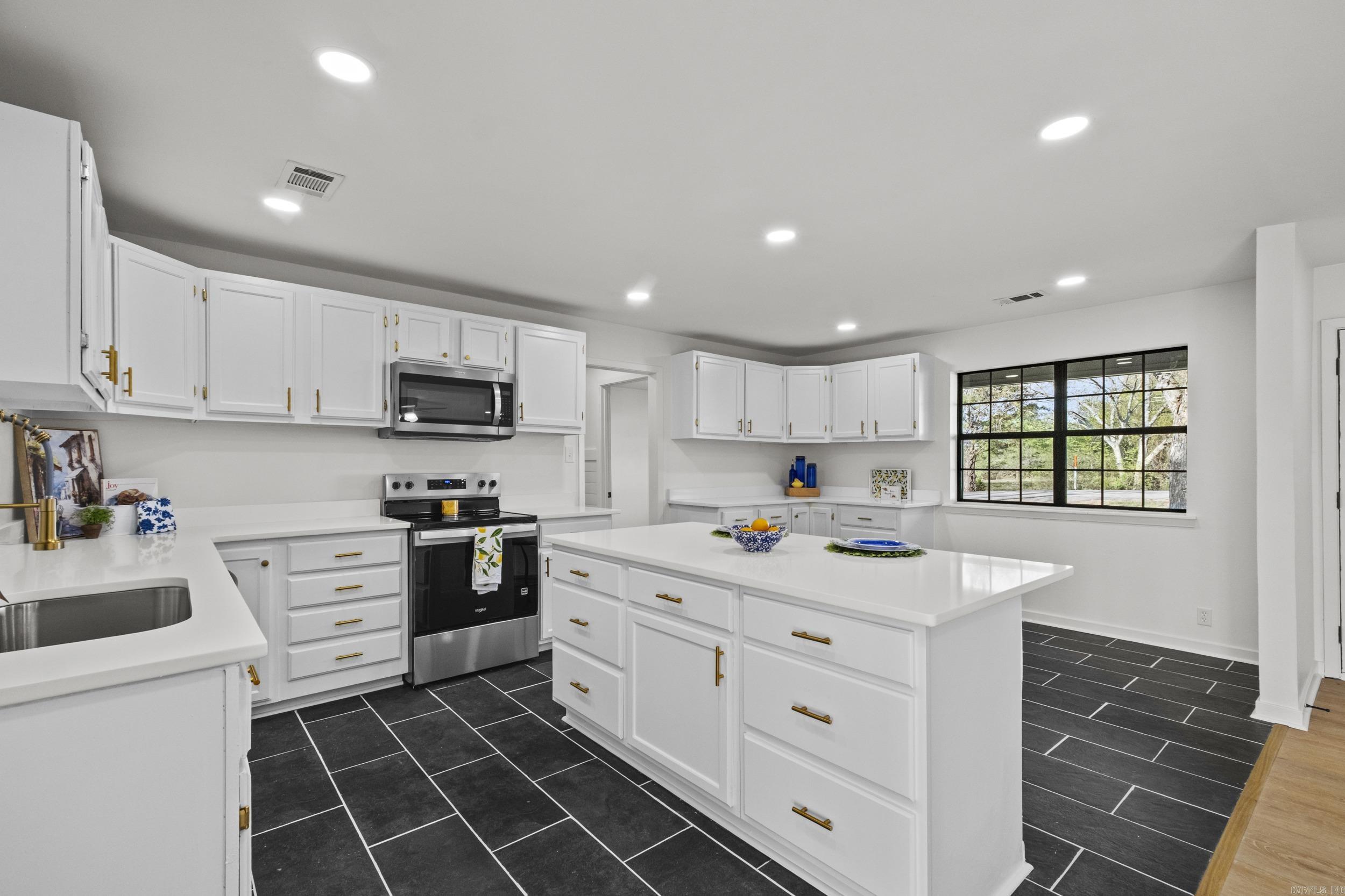 5 Kirby  Greenbrier, AR