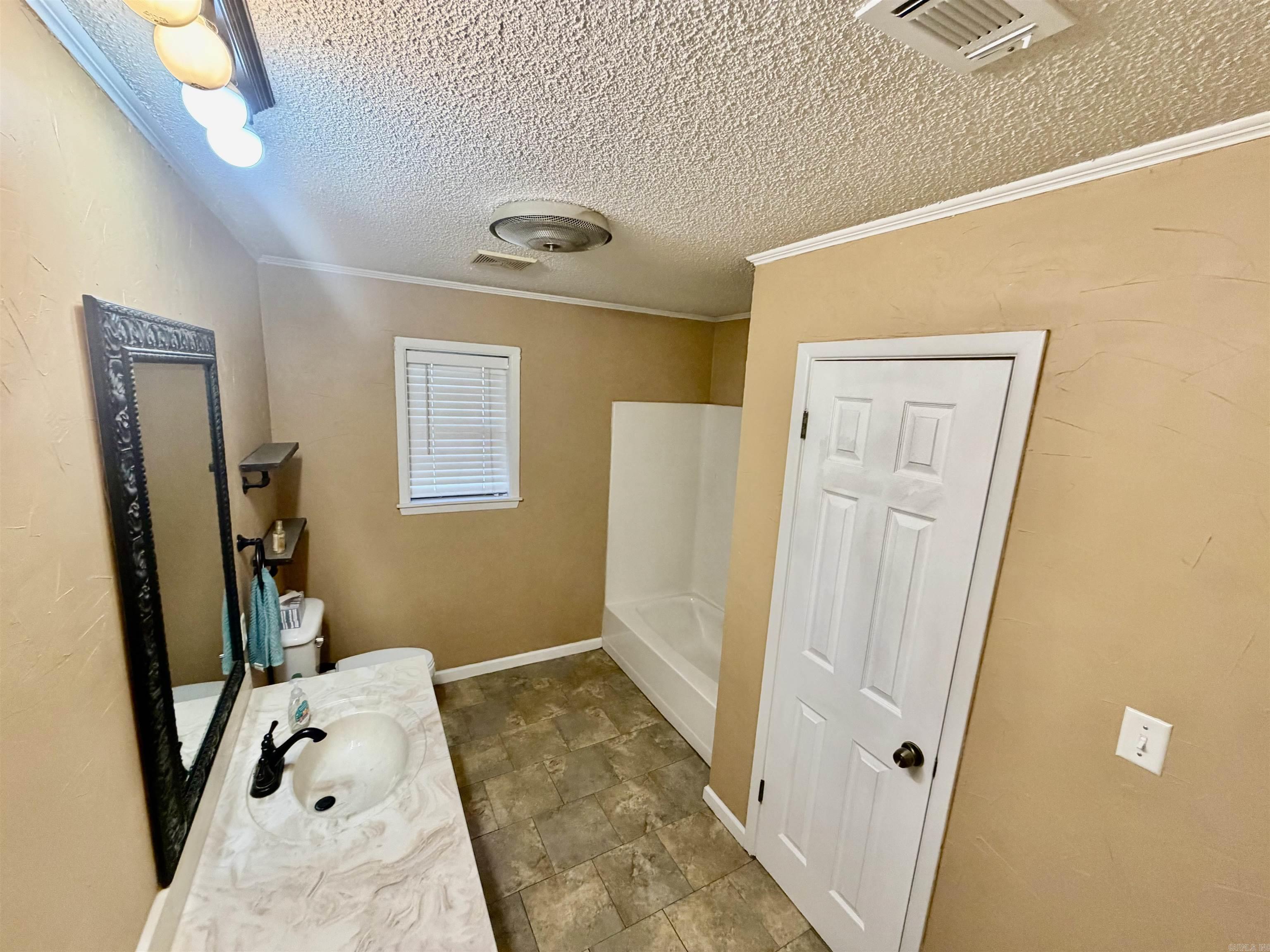 1354 Camellia  Camden, AR