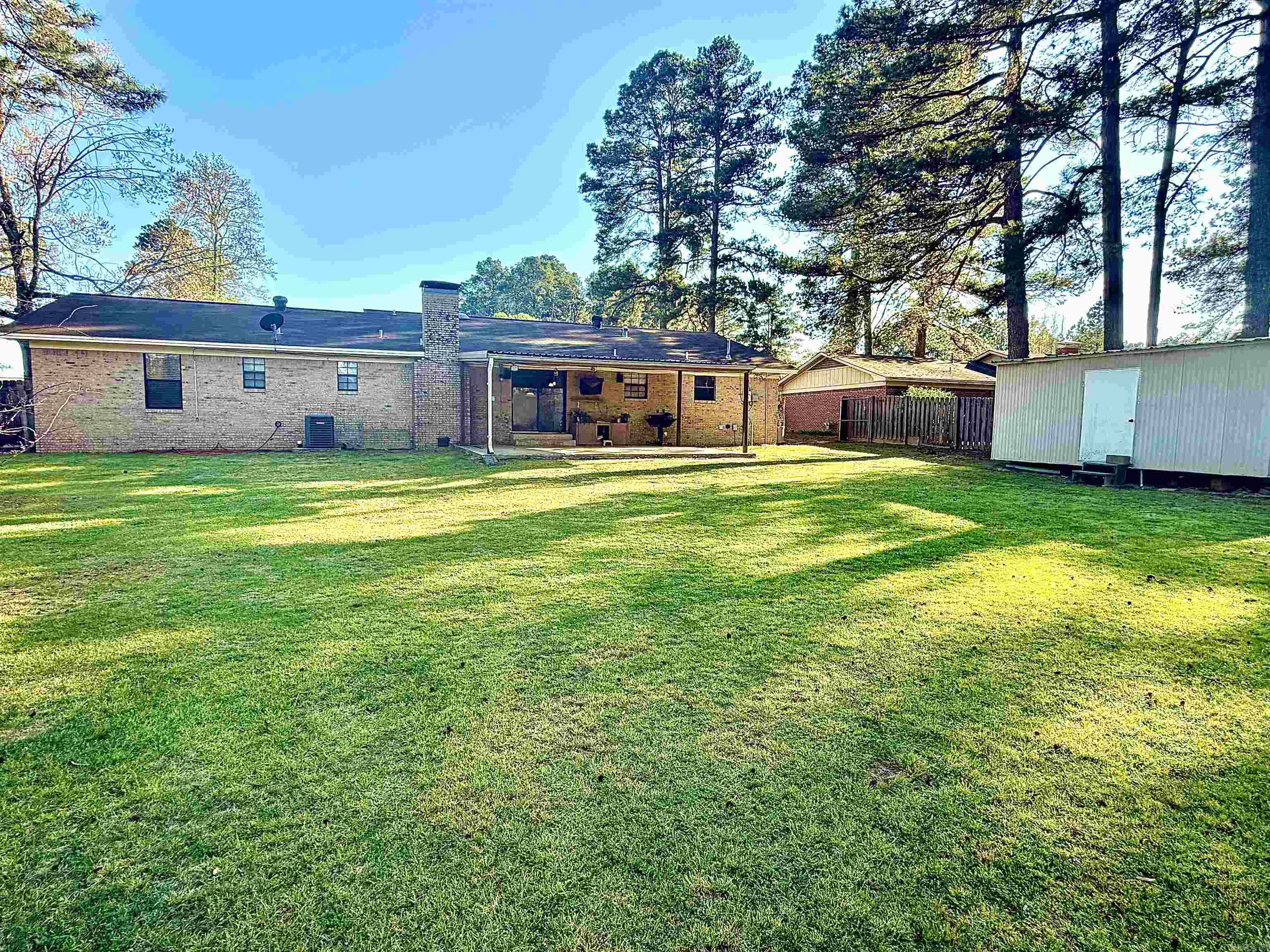 1354 Camellia  Camden, AR