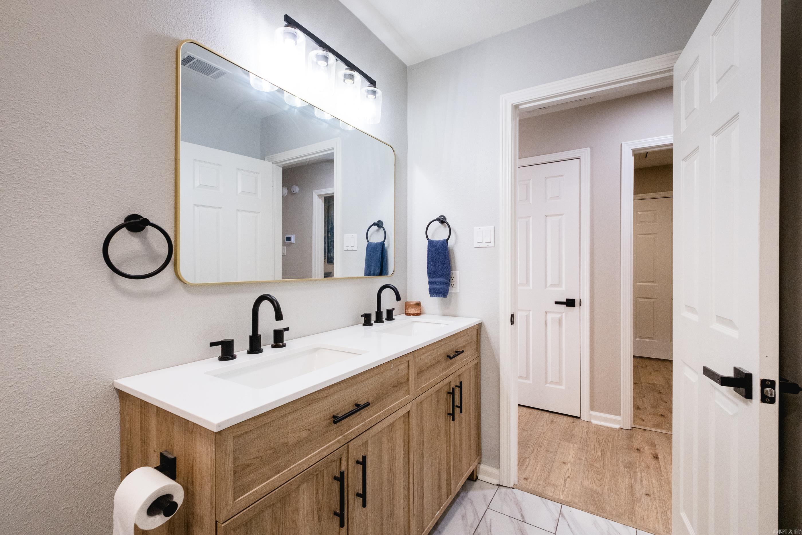 2 Green Oaks Cove  Maumelle, AR