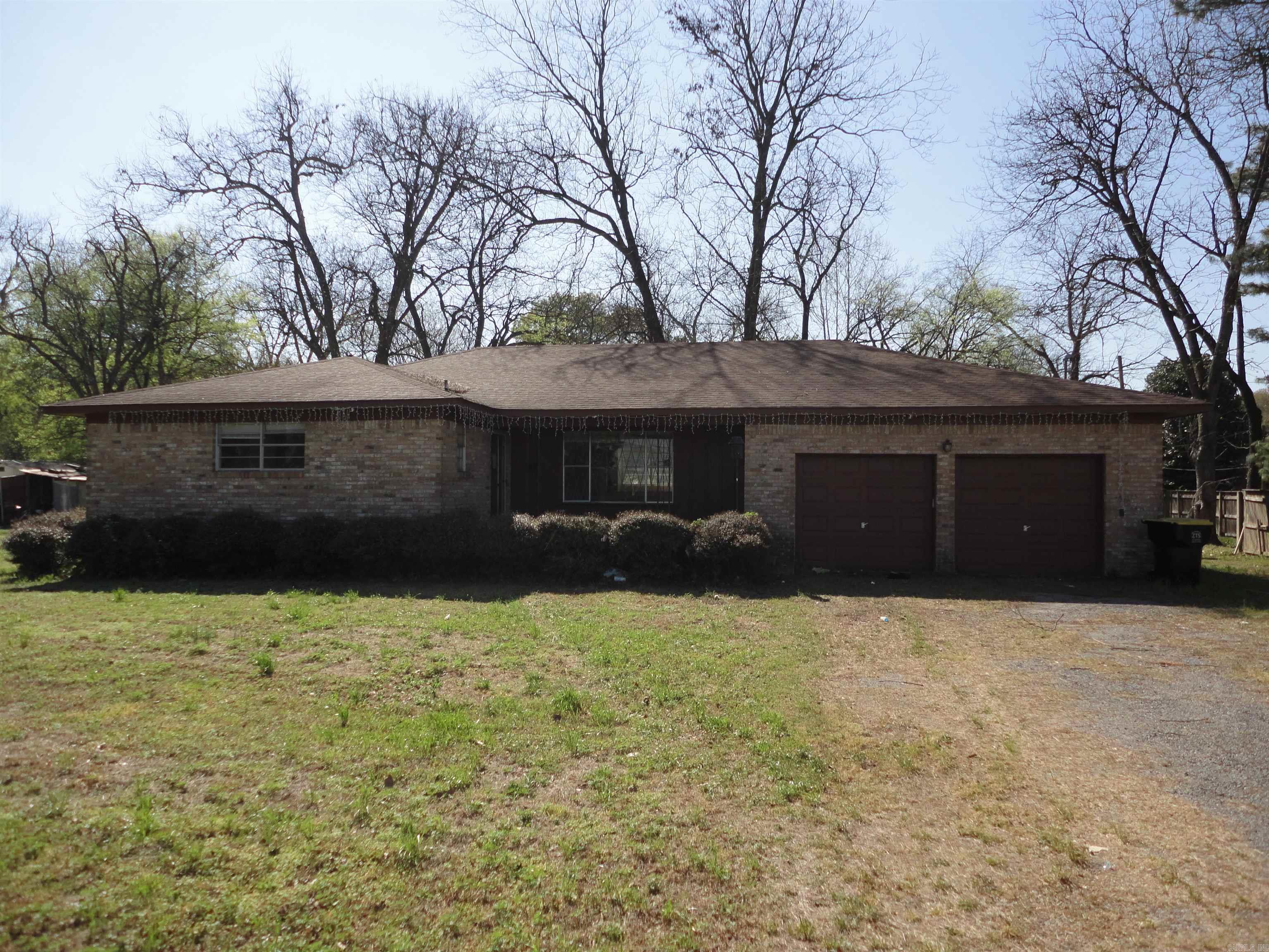 417 NE 4th  England, AR