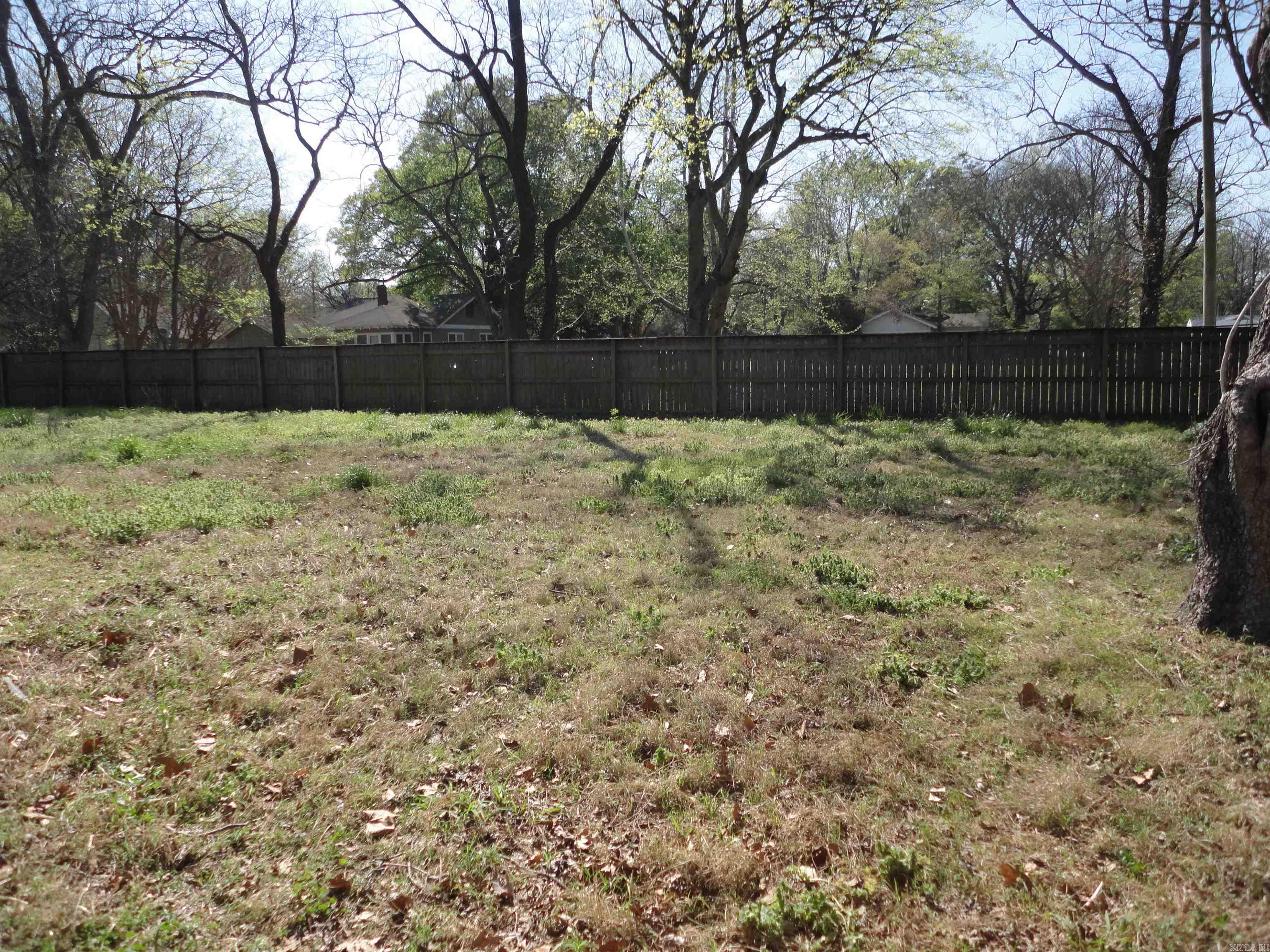 417 NE 4th  England, AR