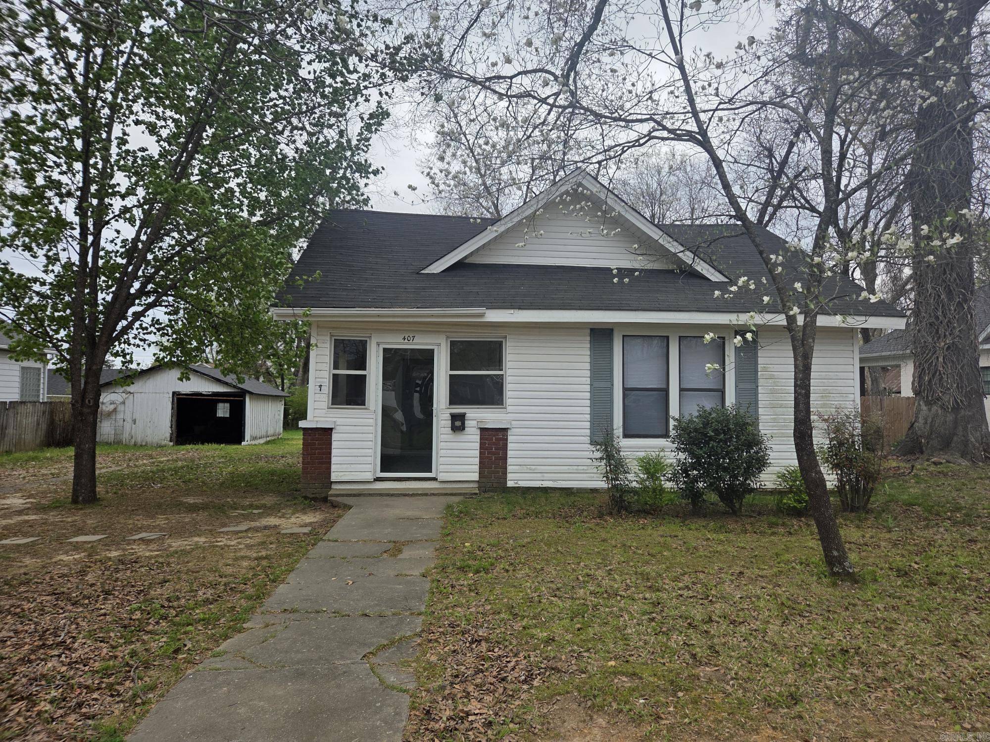 407 E Market  Searcy, AR