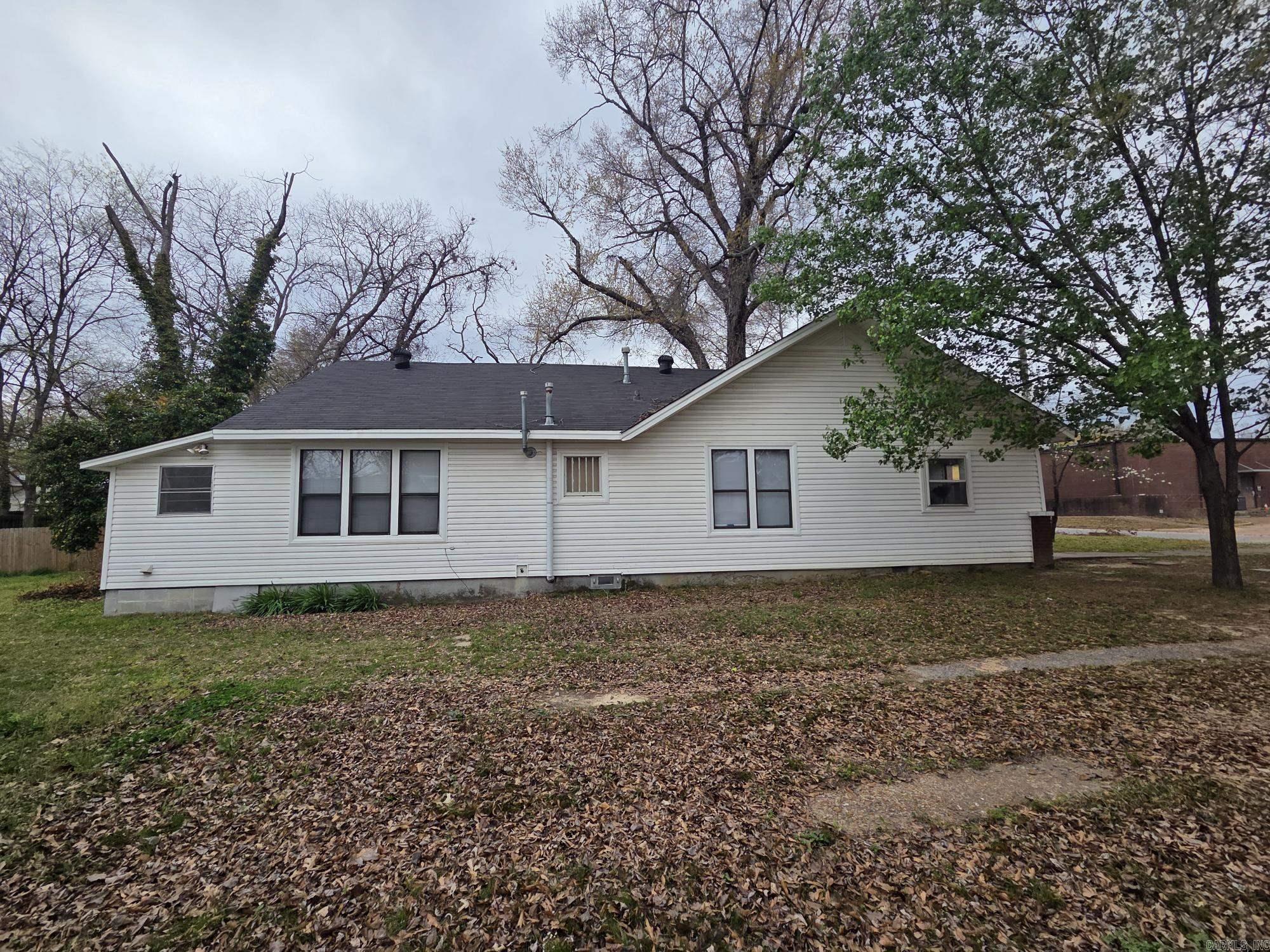 407 E Market  Searcy, AR