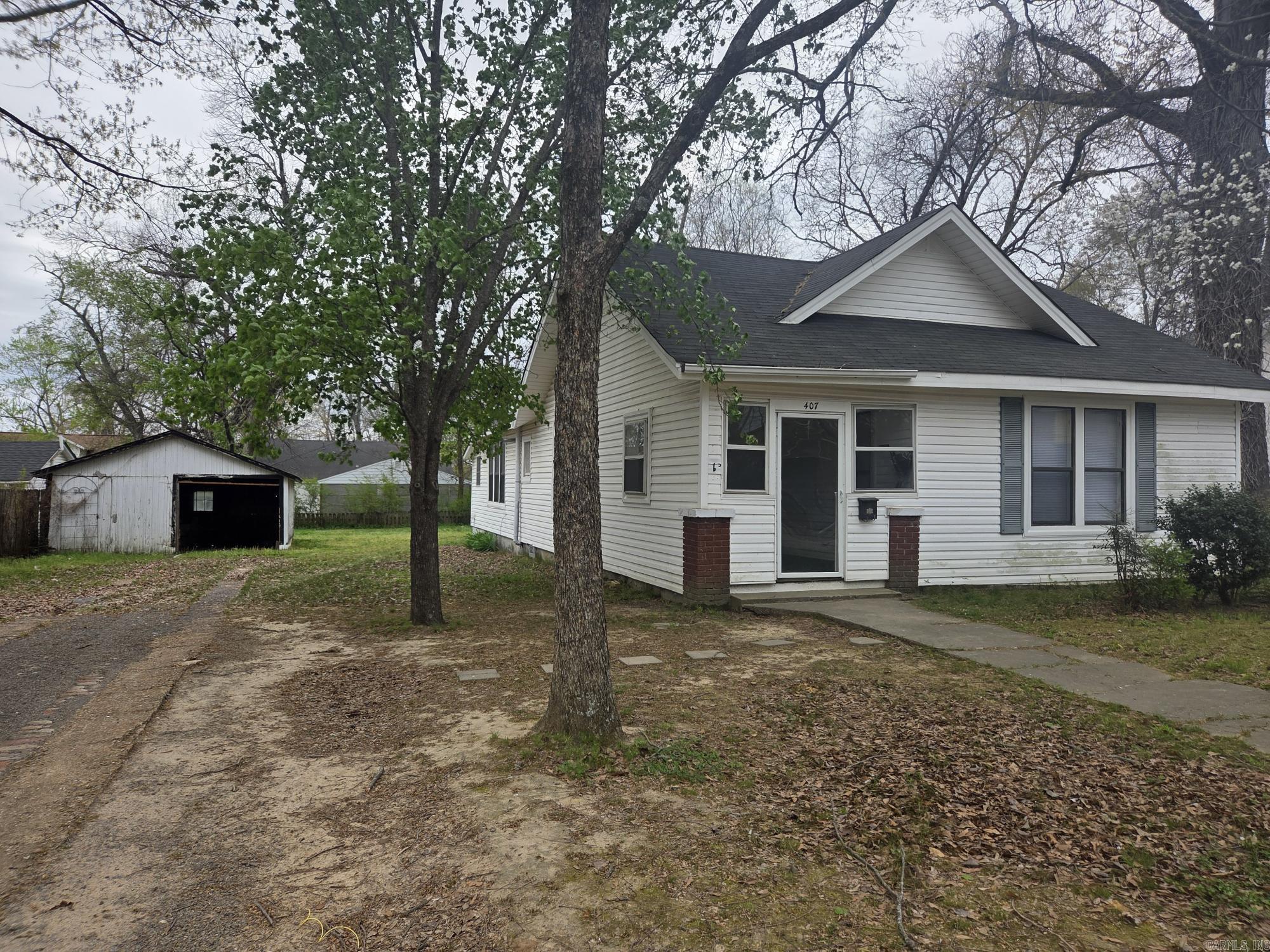 407 E Market  Searcy, AR