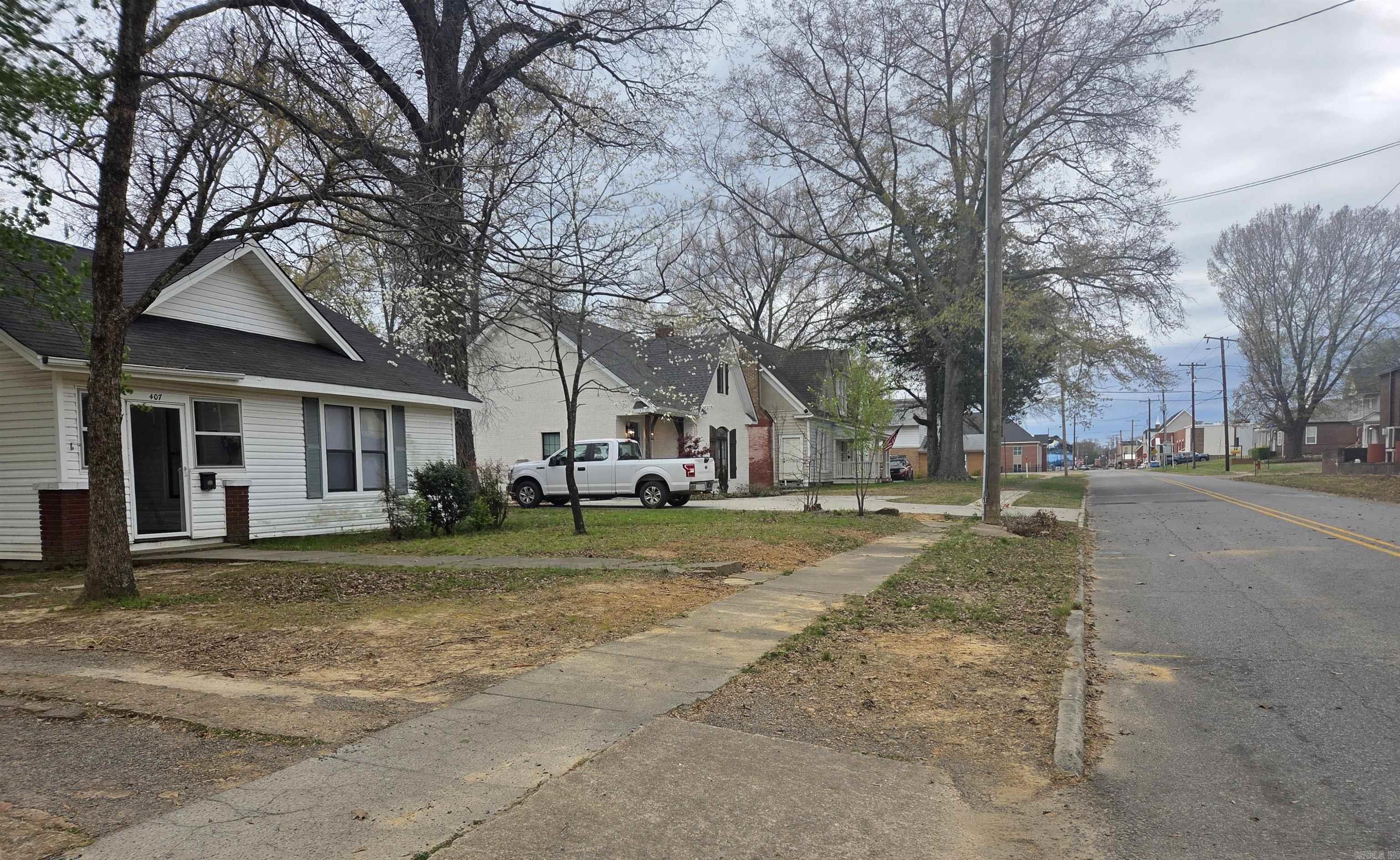 407 E Market  Searcy, AR