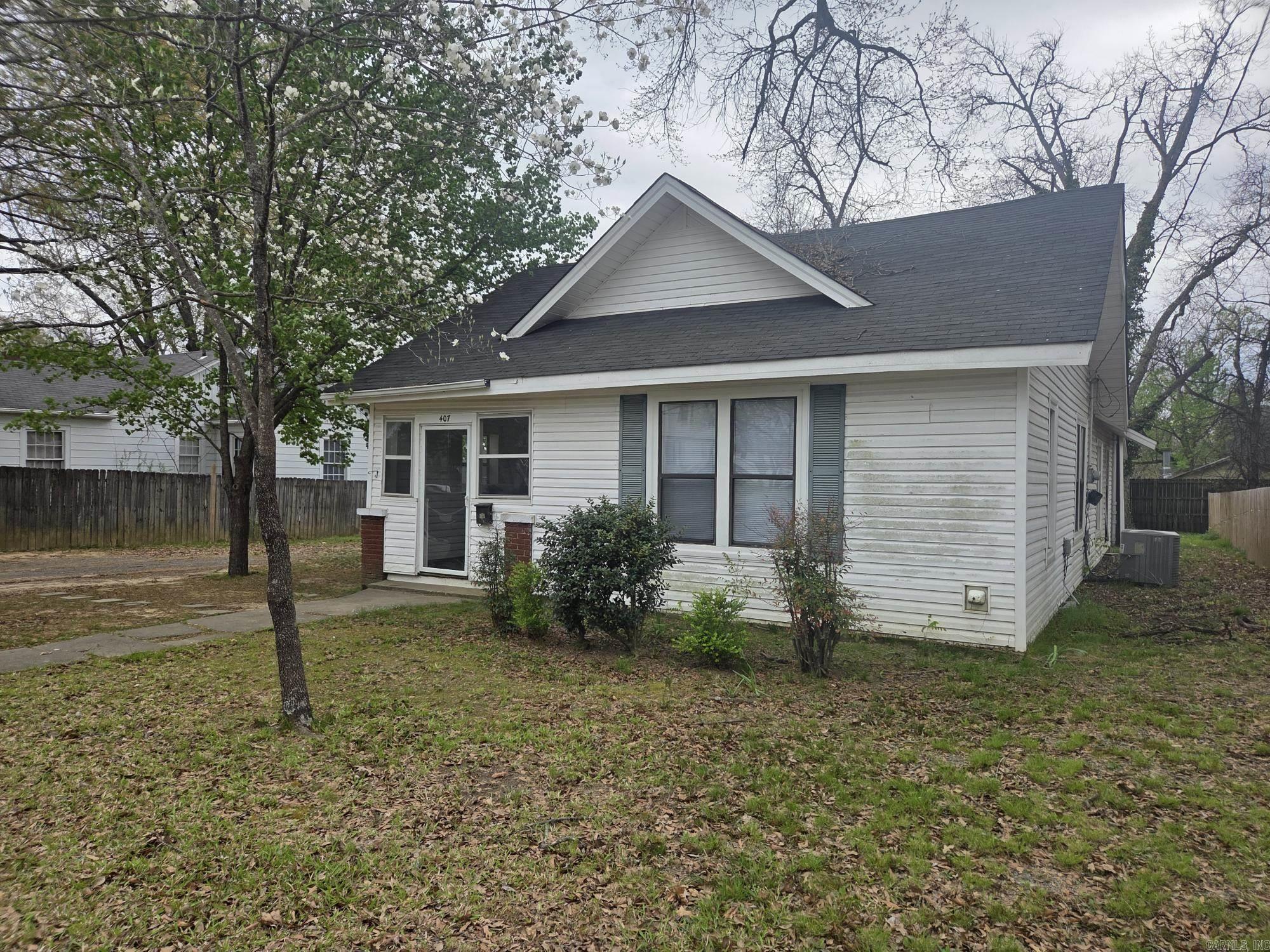 407 E Market  Searcy, AR