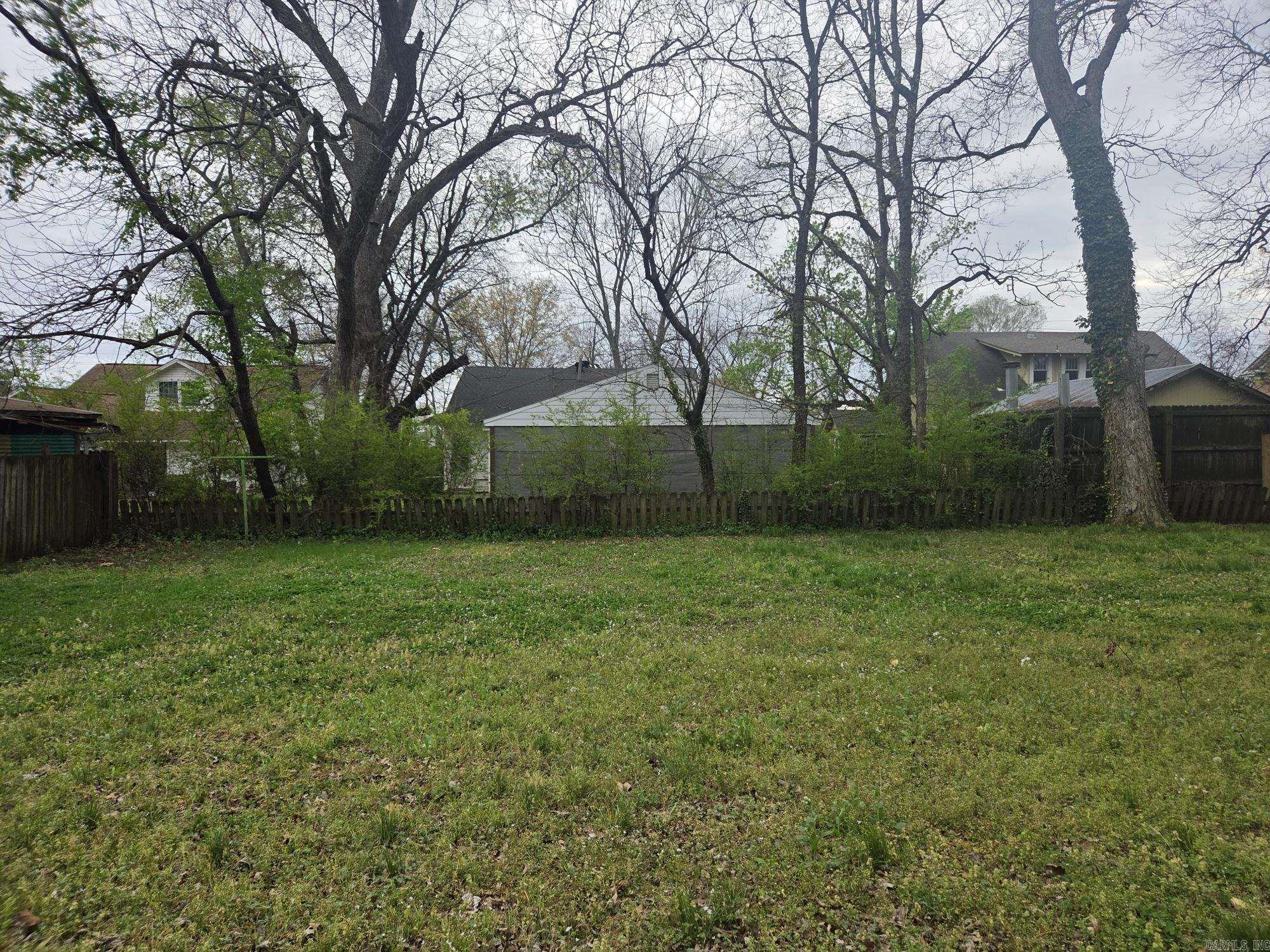 407 E Market  Searcy, AR