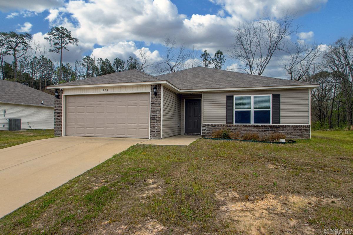 1961 Auburn Hills  Benton, AR