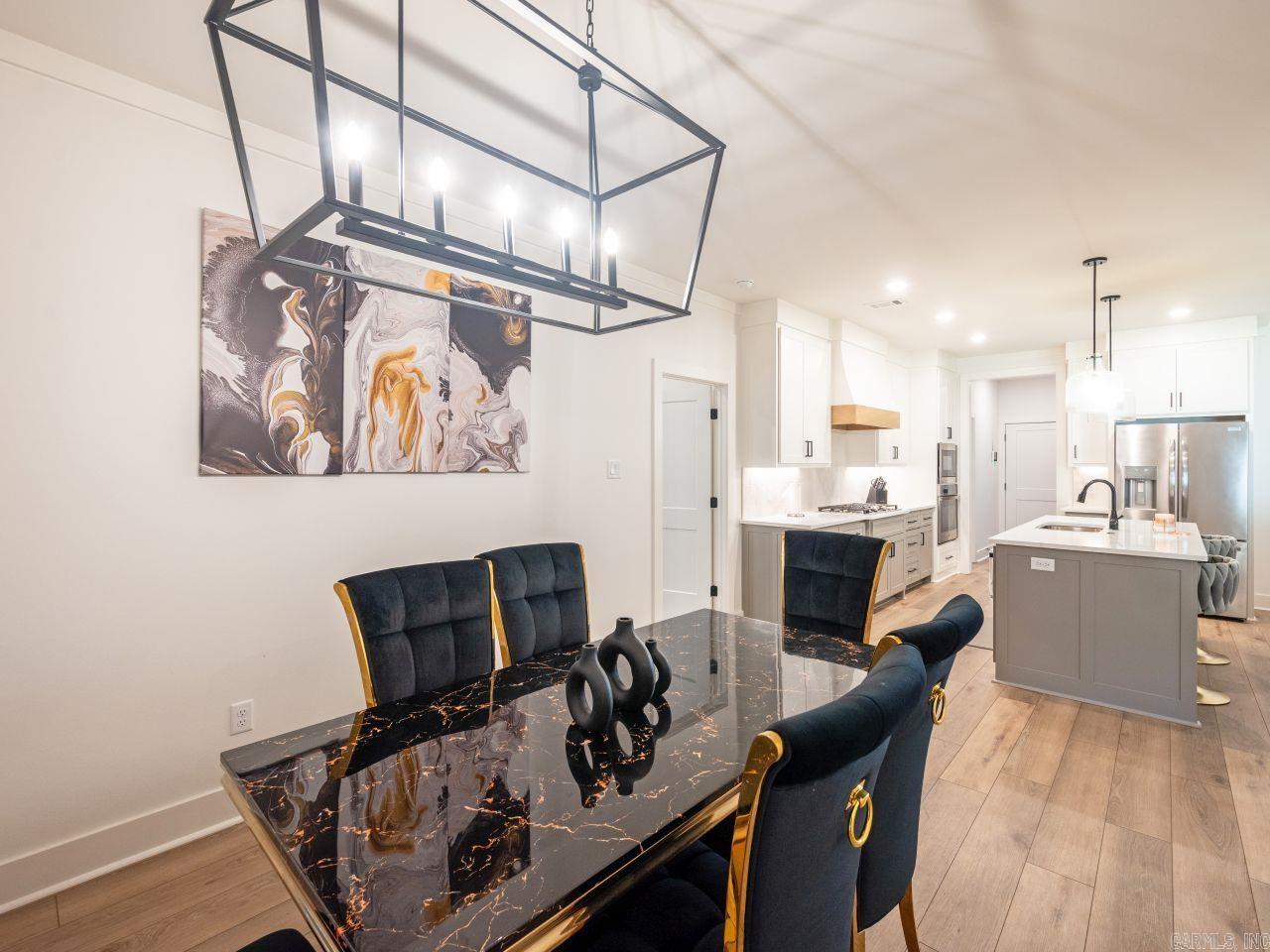 7921 S Shoreline  Benton, AR