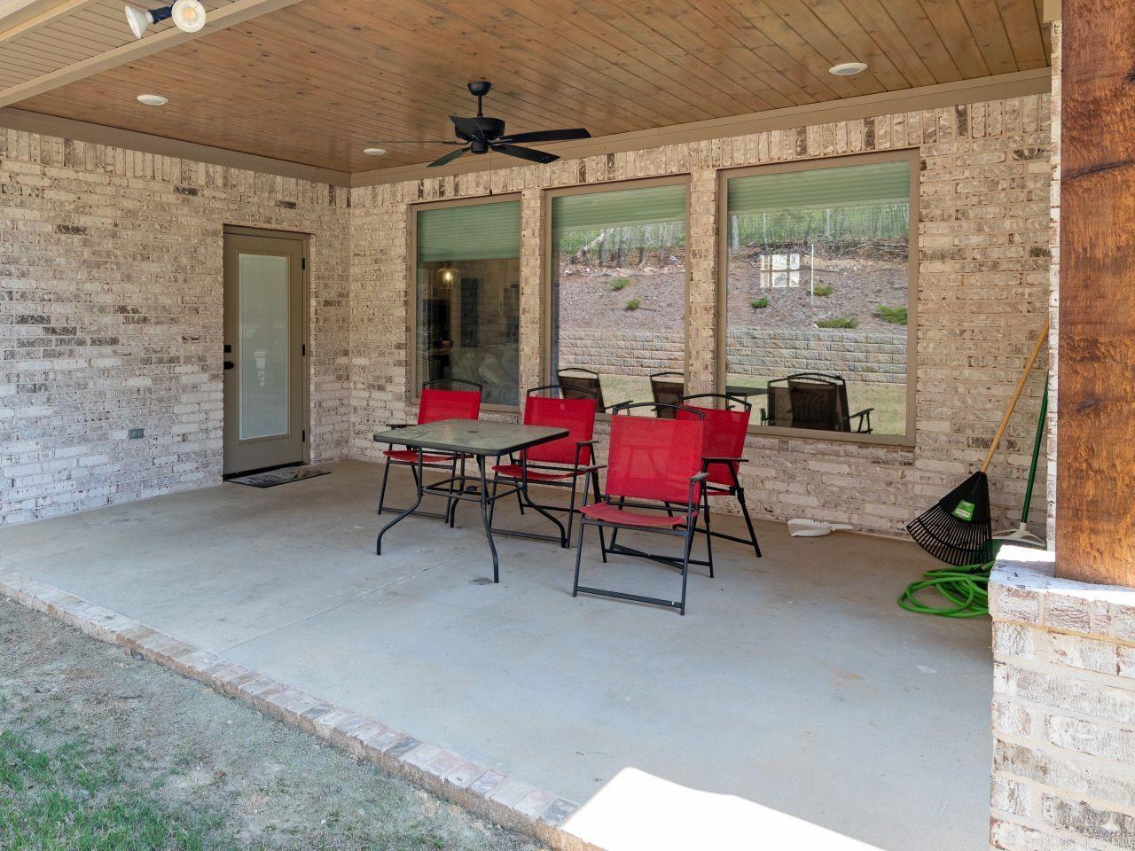 7921 S Shoreline  Benton, AR