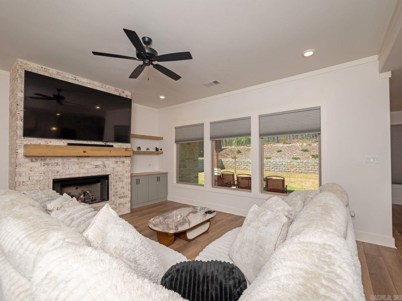 7921 S Shoreline  Benton, AR