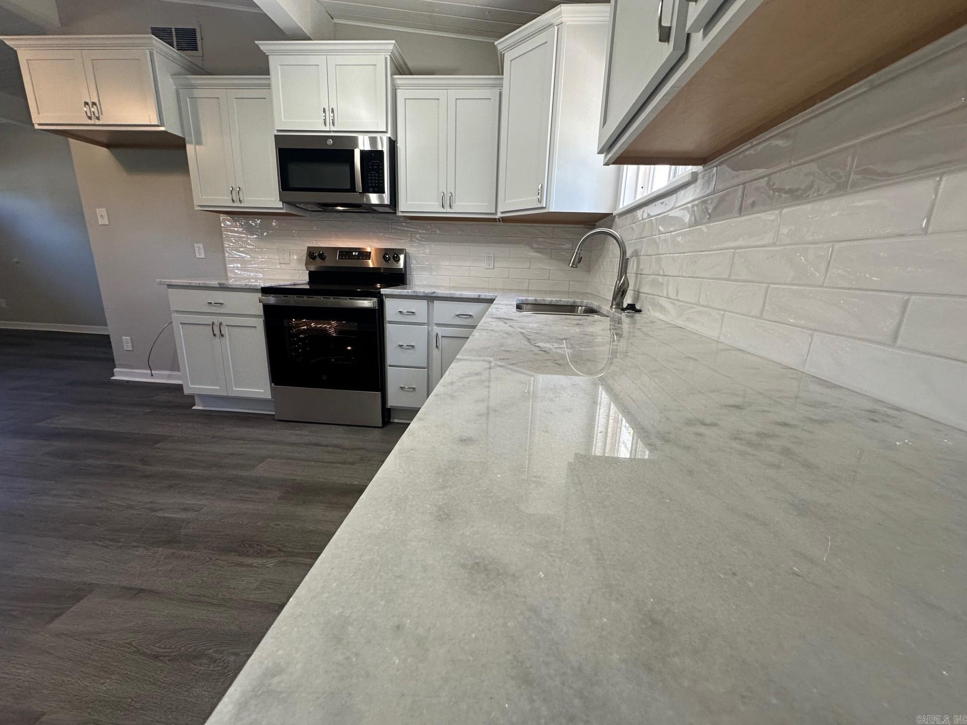 1623 N Mississippi  Little Rock, AR