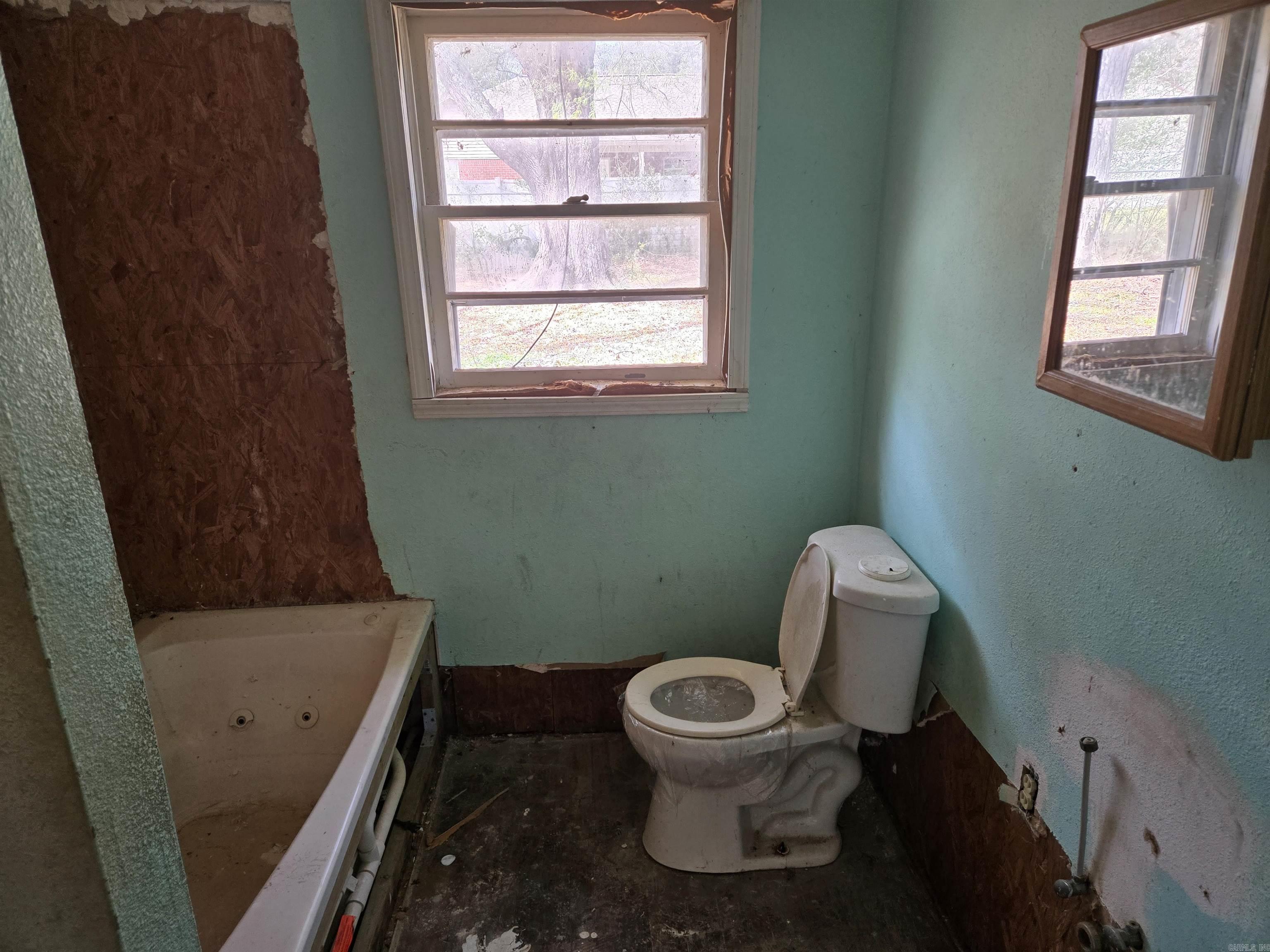 902 S Mount Holly  Smackover, AR