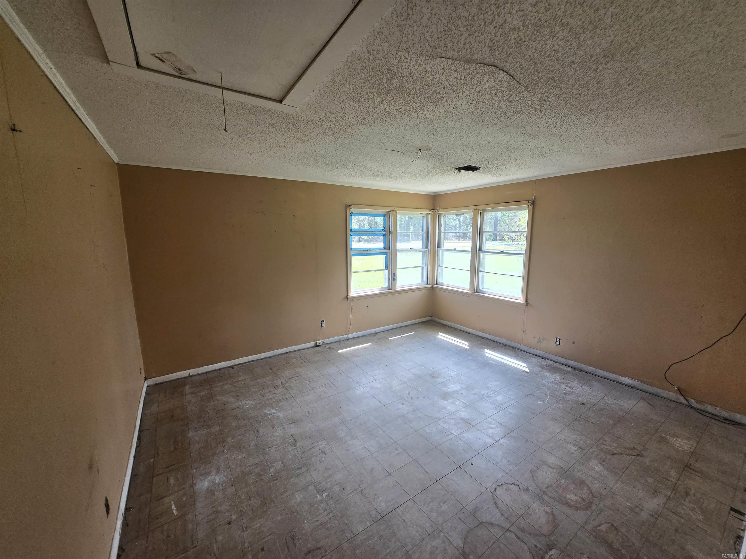 902 S Mount Holly  Smackover, AR