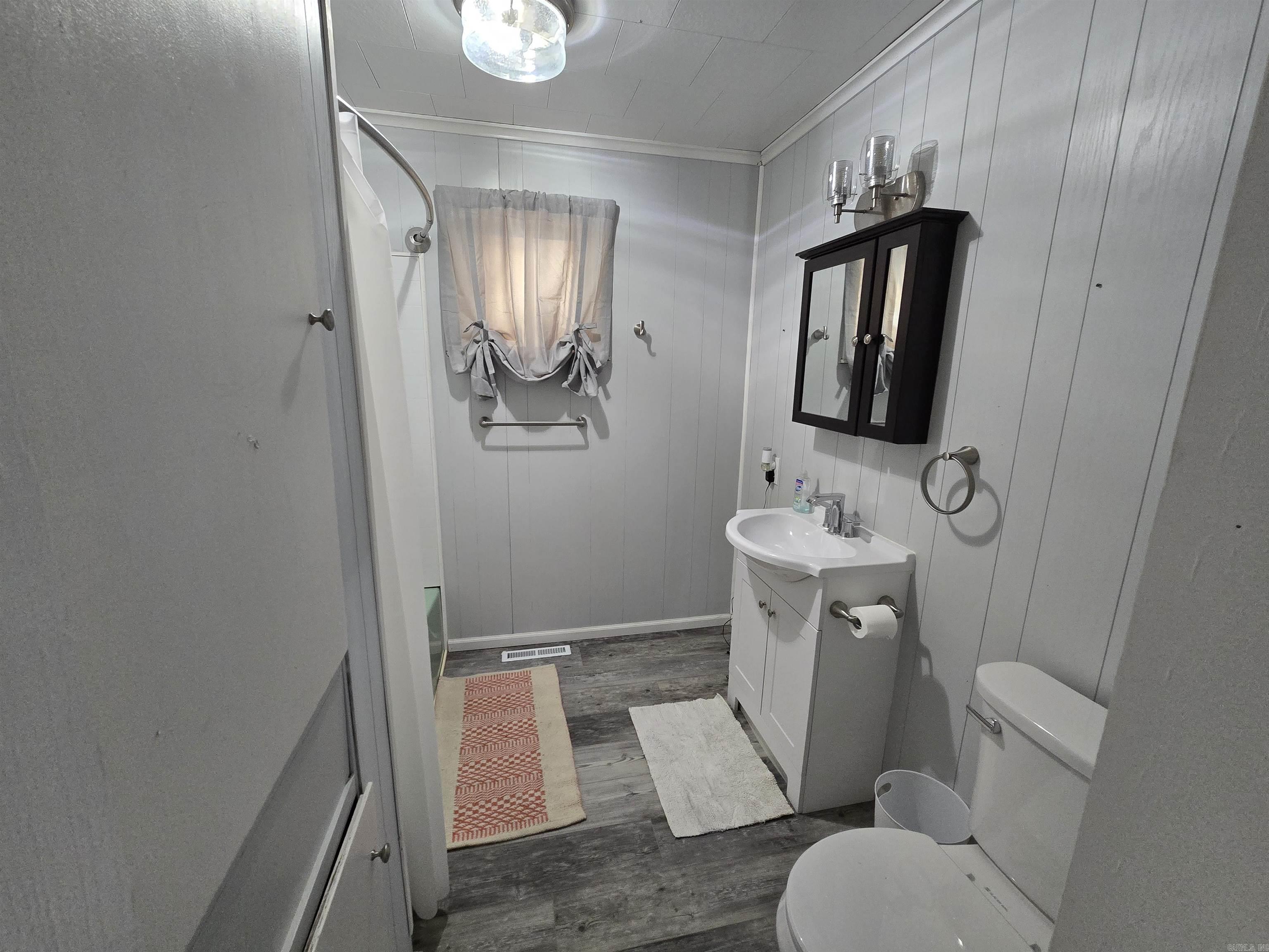 1800 White  Batesville, AR