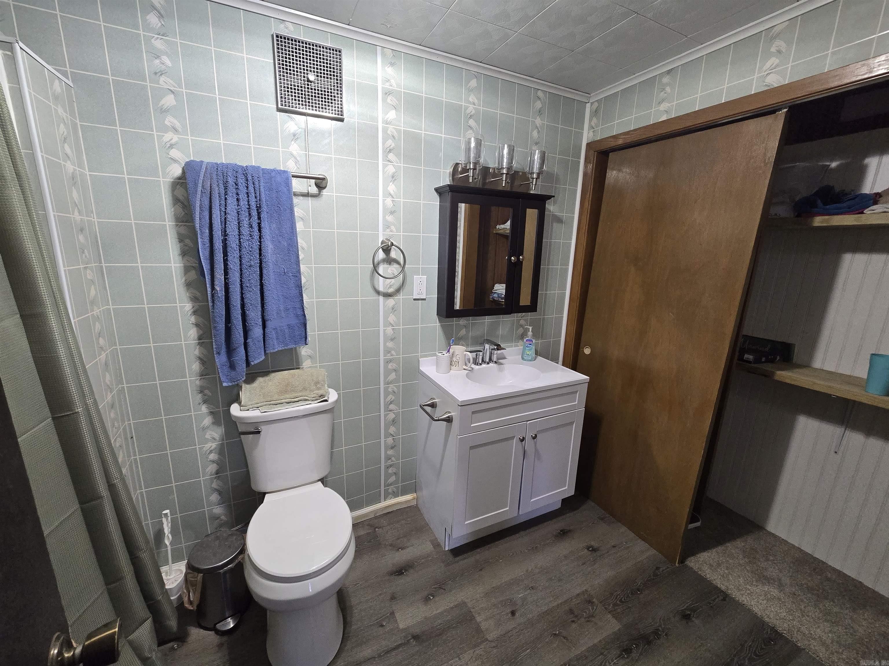 1800 White  Batesville, AR