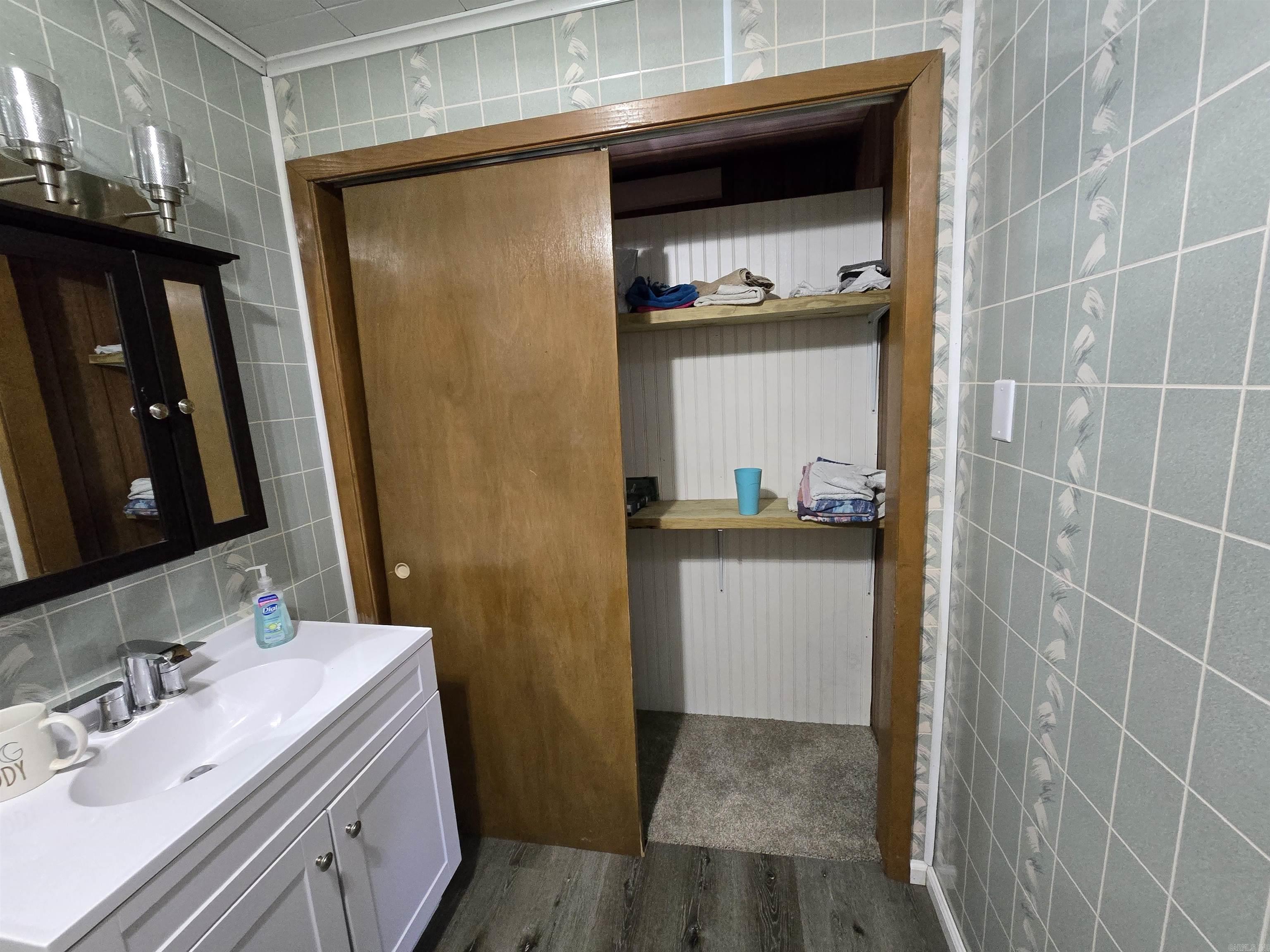 1800 White  Batesville, AR