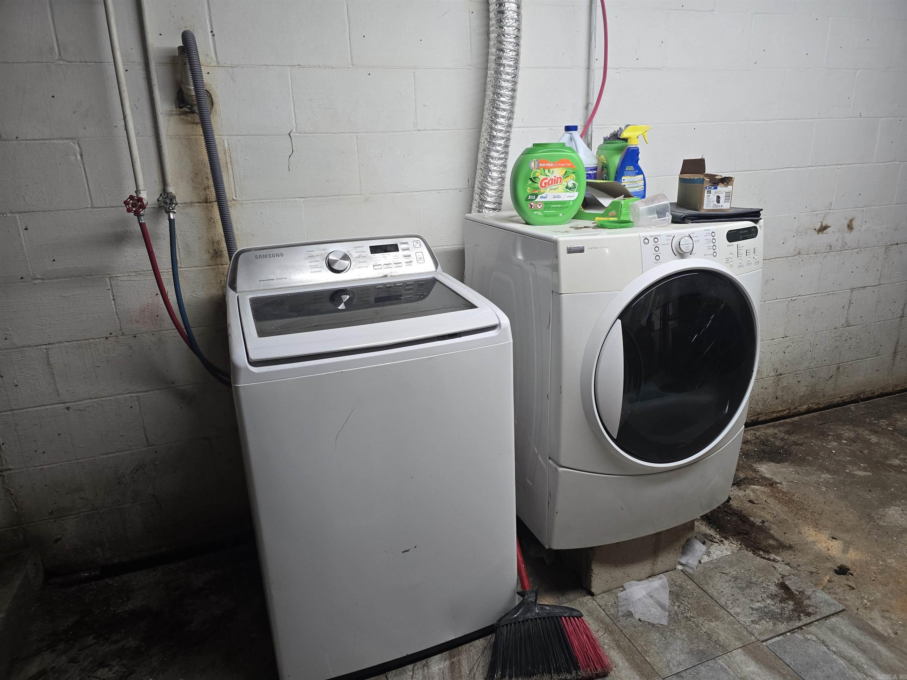 1800 White  Batesville, AR