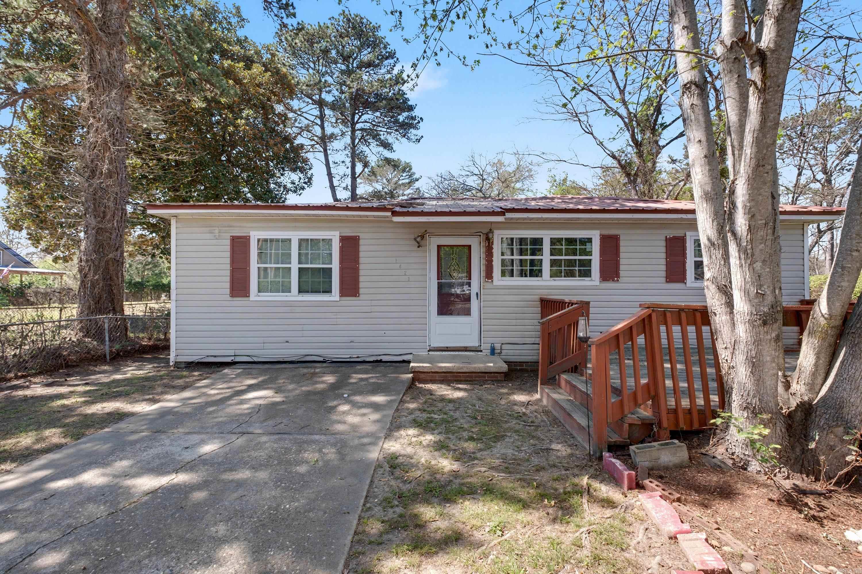 1623 Dixie  Benton, AR