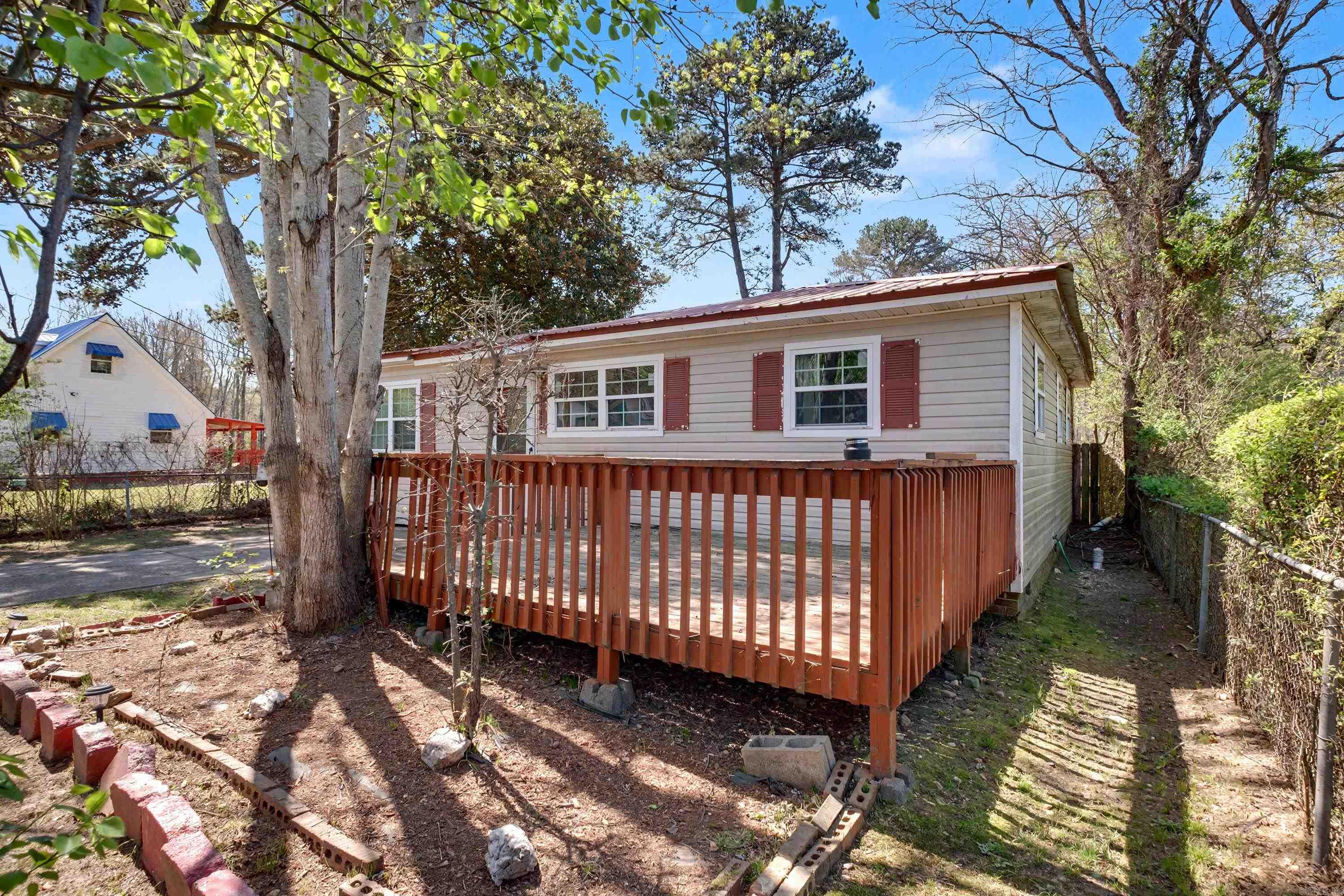 1623 Dixie  Benton, AR