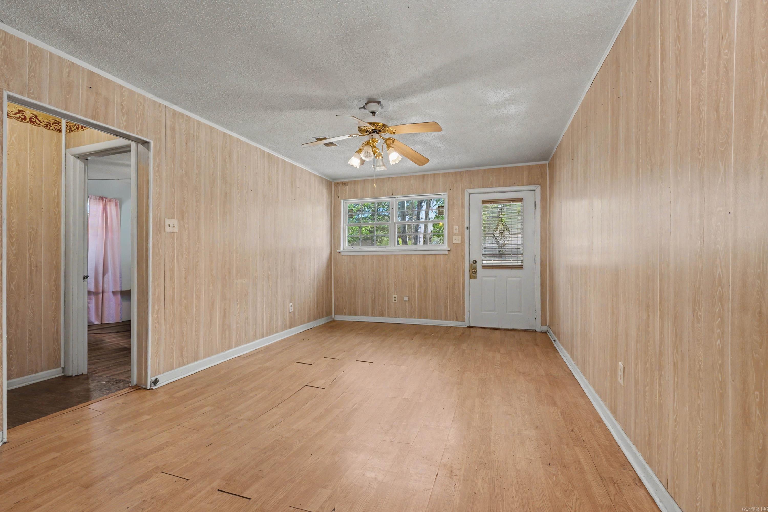 1623 Dixie  Benton, AR