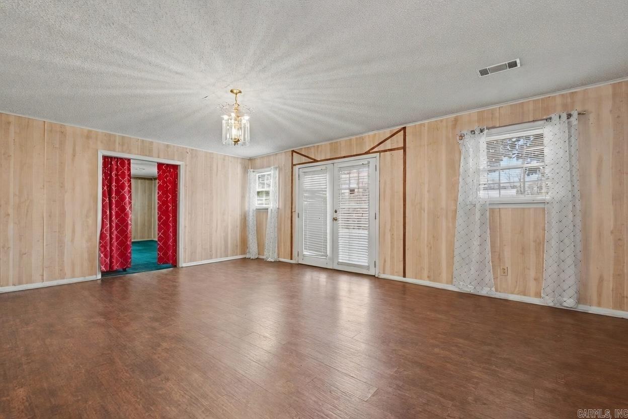 1623 Dixie  Benton, AR