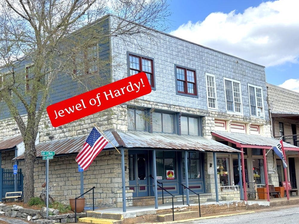 200 E Main Street Hardy, AR 72542