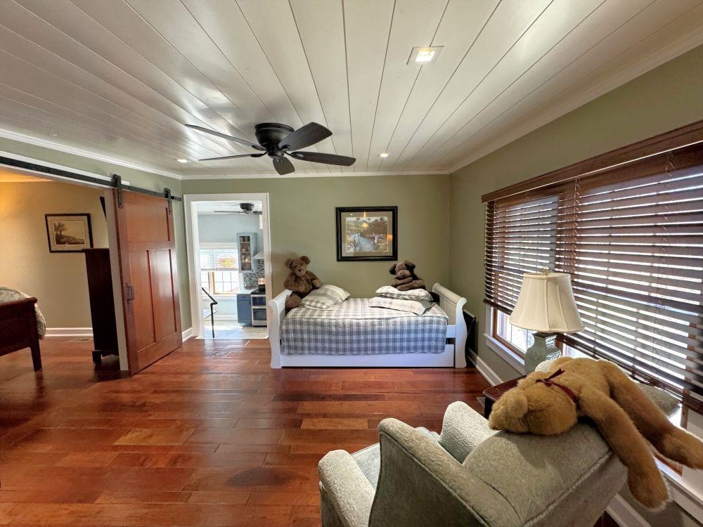 200 E Main  Hardy, AR